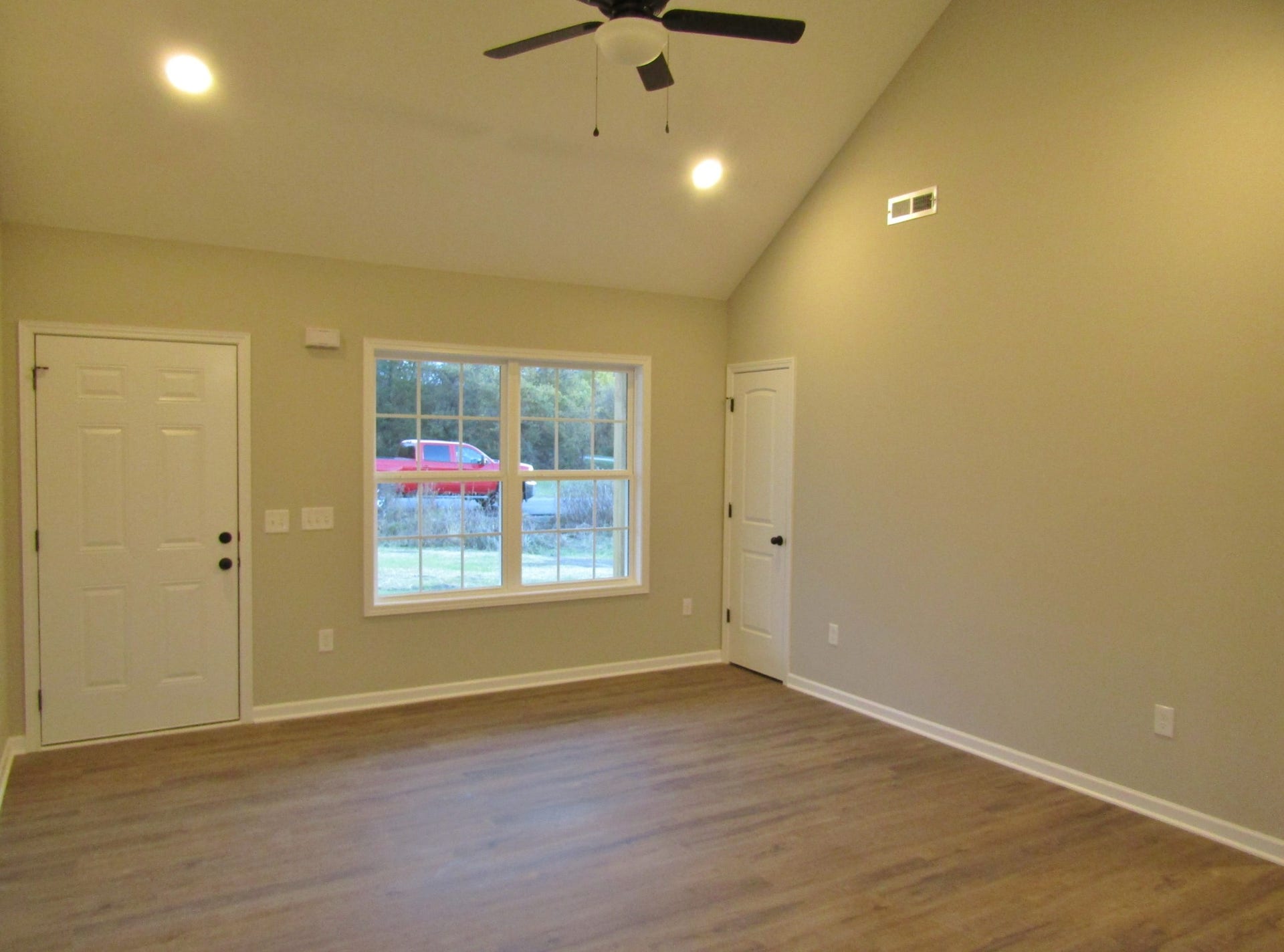 1600 Larry Dospil Dr, Lewisburg, TN 37091 1600 Larry Dospil Dr, Lewisburg, TN 37091