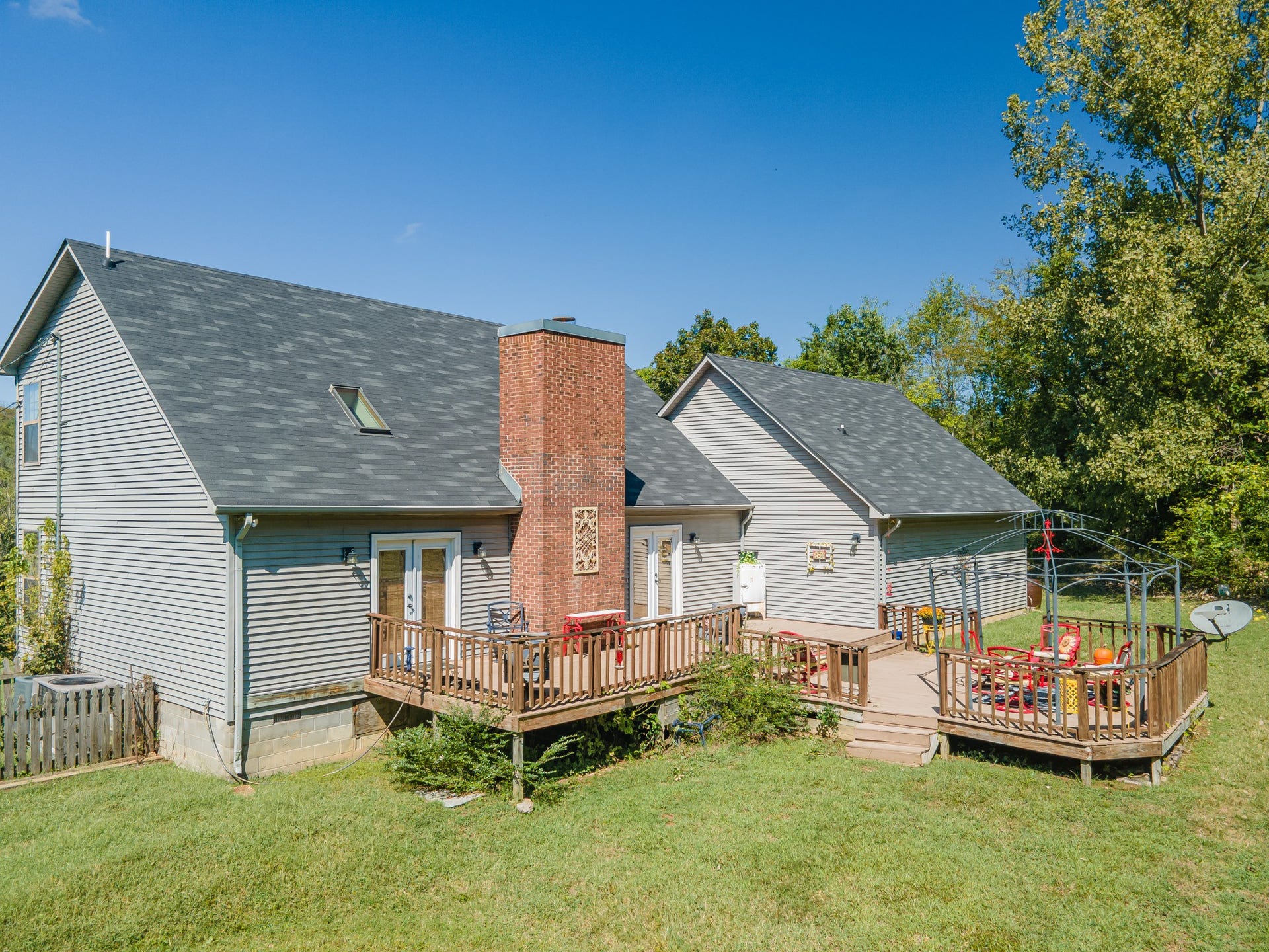 1500 Jacobs Rd, Columbia, TN 38401 1500 Jacobs Rd, Columbia, TN 38401