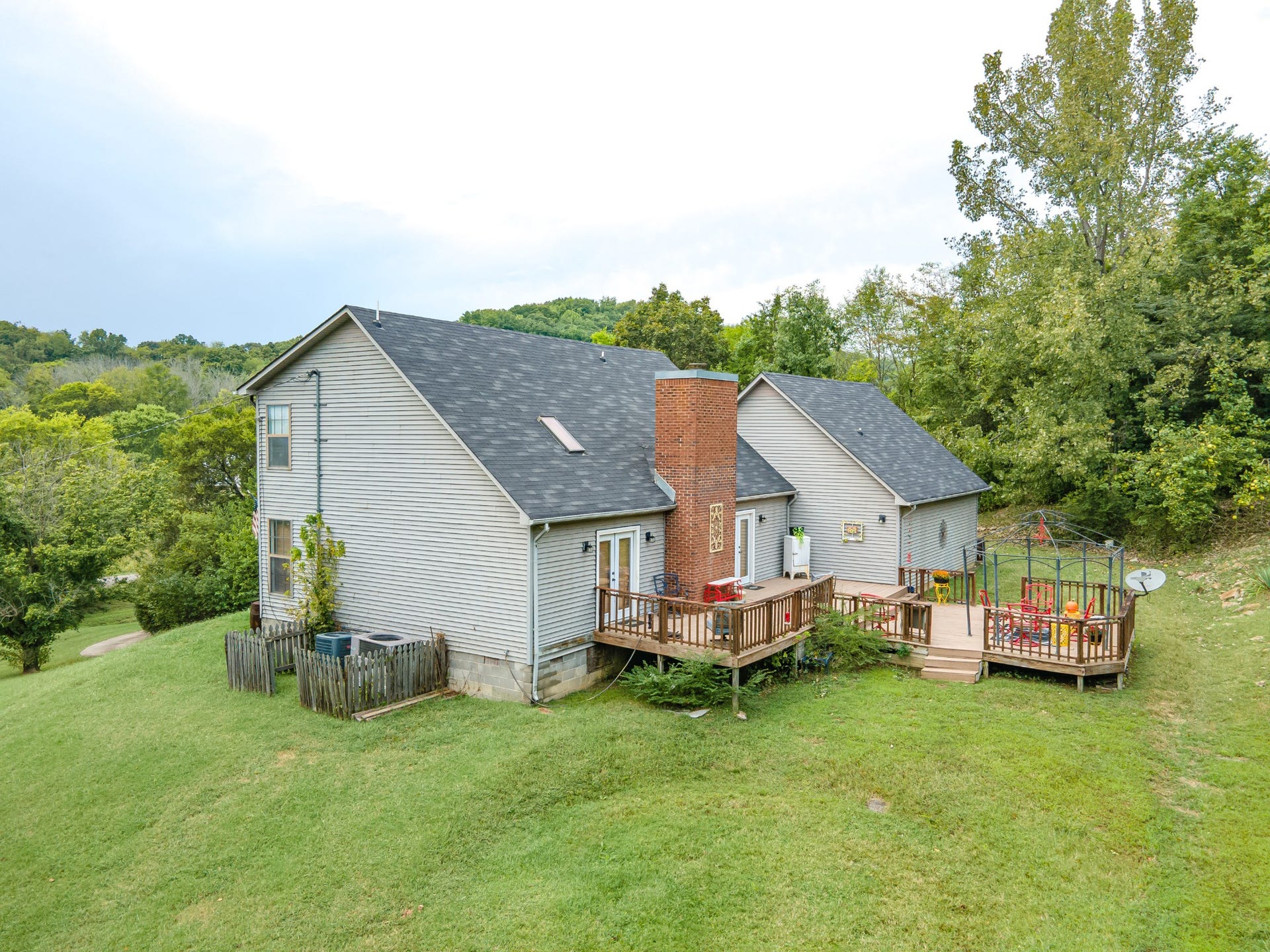 1500 Jacobs Rd, Columbia, TN 38401 1500 Jacobs Rd, Columbia, TN 38401