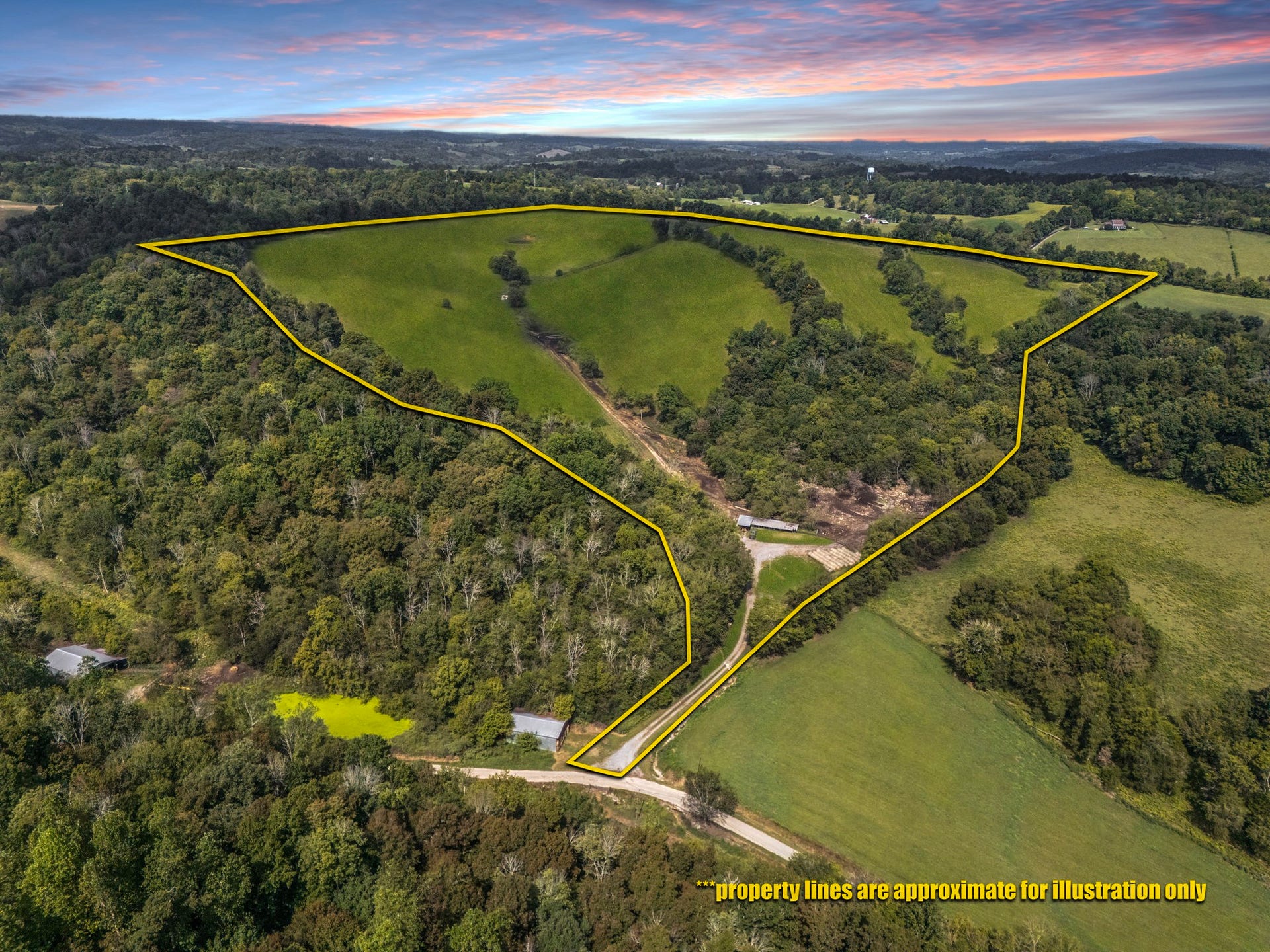 692 Anderson Rd, Shelbyville, TN 37160 692 Anderson Rd, Shelbyville, TN 37160