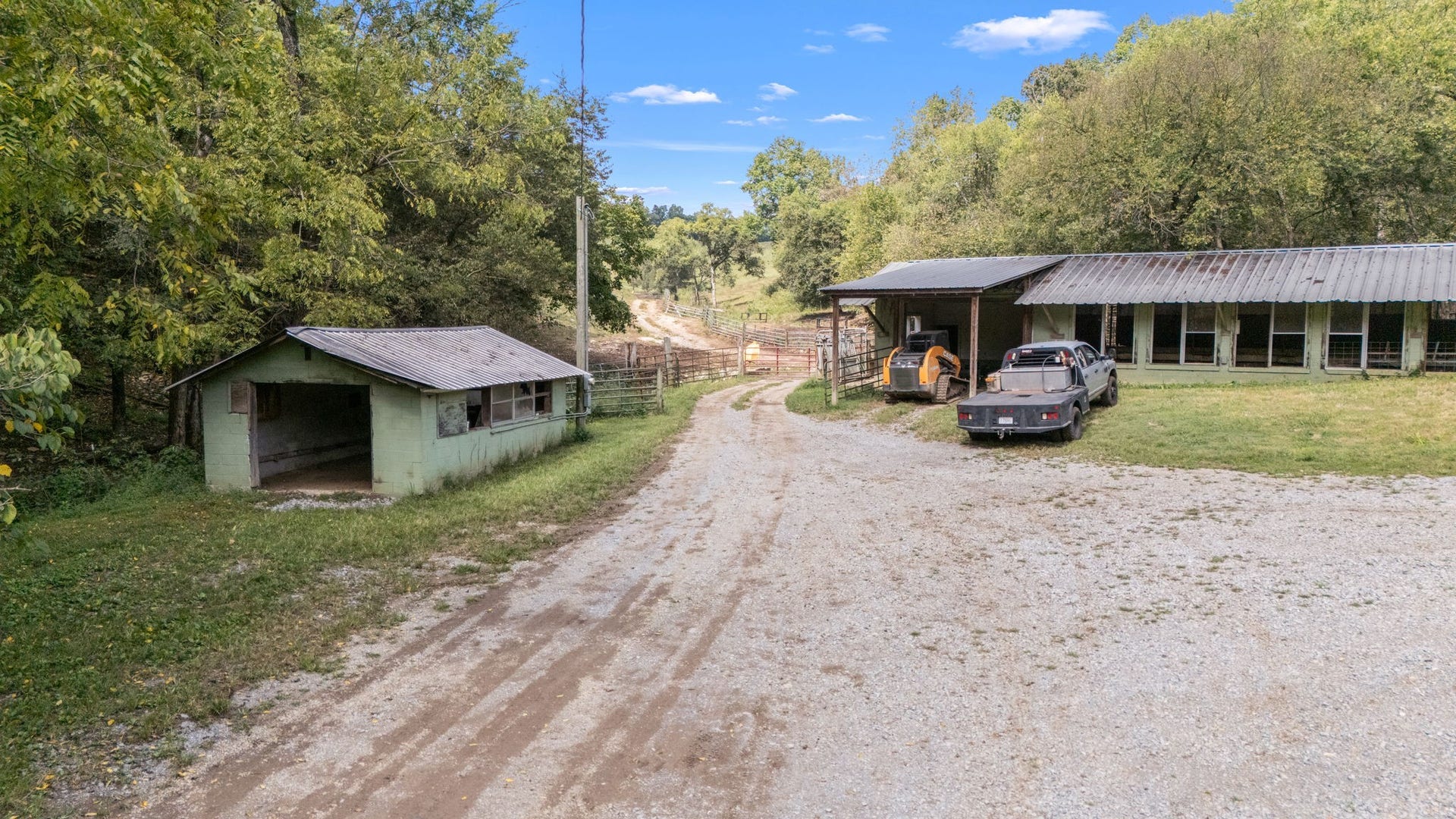 692 Anderson Rd, Shelbyville, TN 37160 692 Anderson Rd, Shelbyville, TN 37160