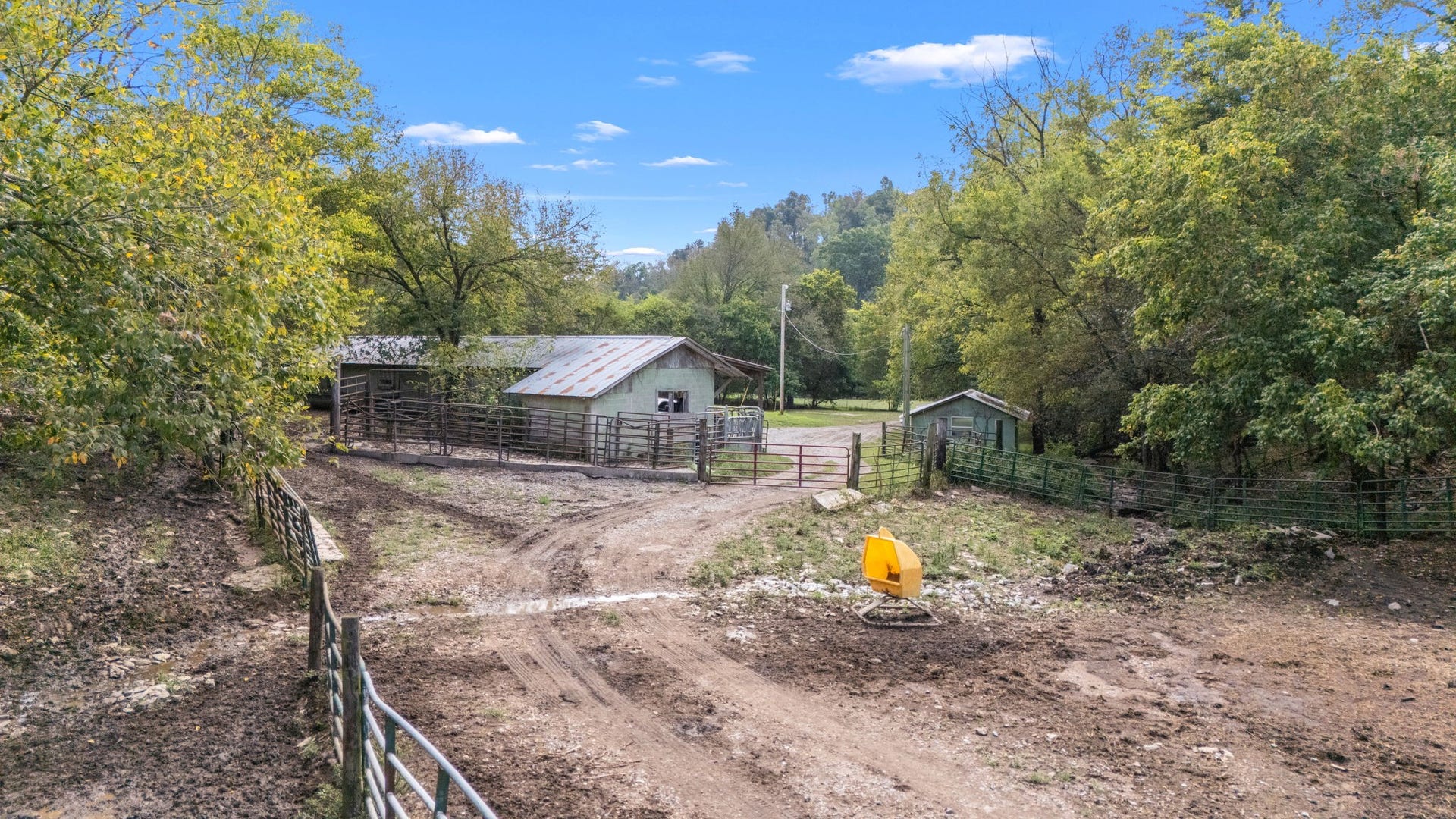 692 Anderson Rd, Shelbyville, TN 37160 692 Anderson Rd, Shelbyville, TN 37160