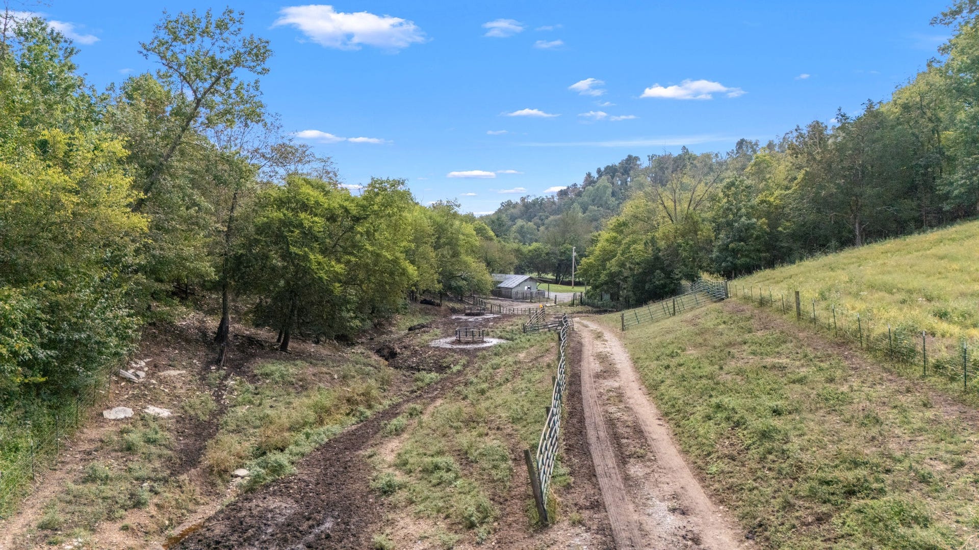 692 Anderson Rd, Shelbyville, TN 37160 692 Anderson Rd, Shelbyville, TN 37160