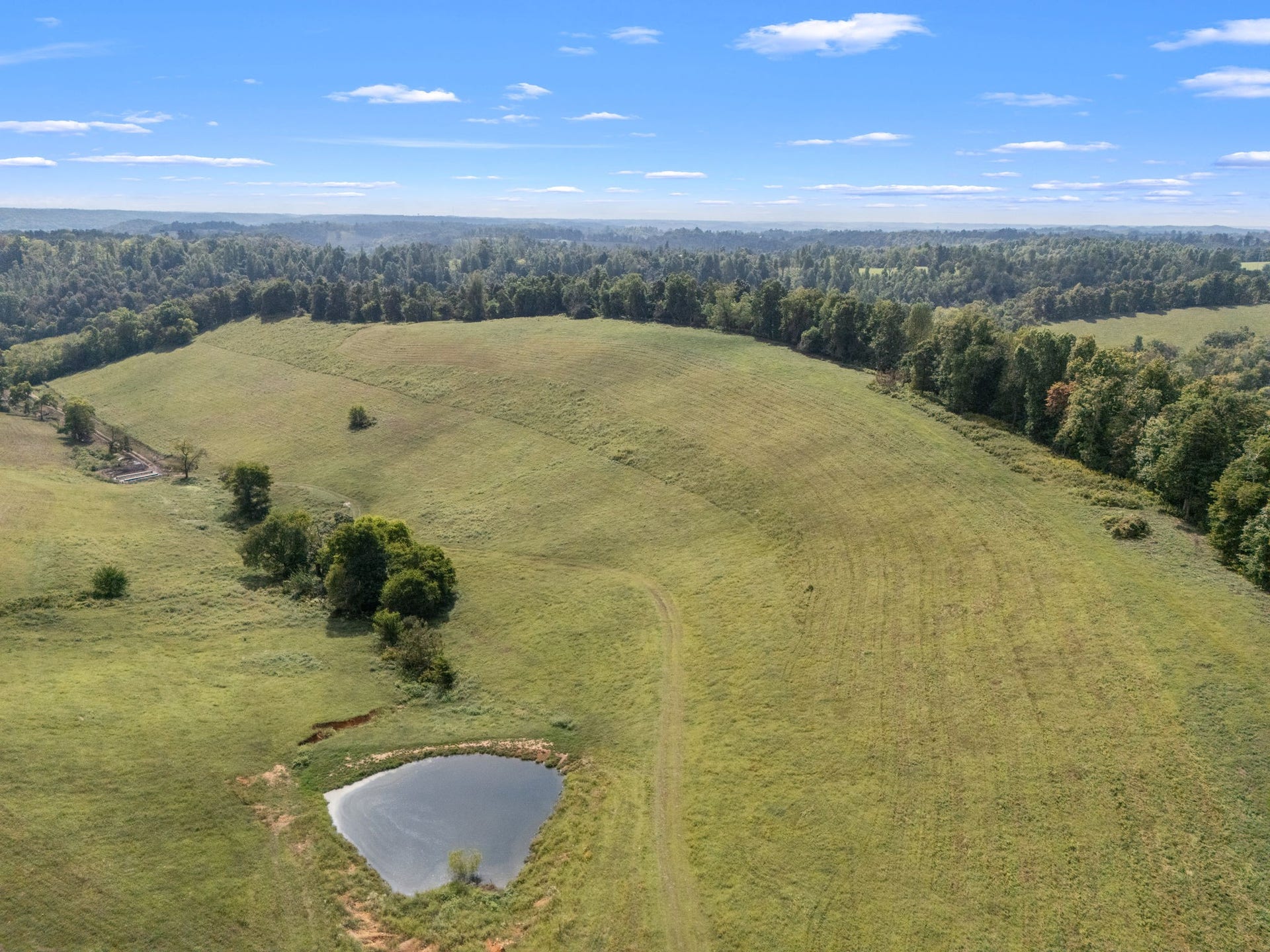692 Anderson Rd, Shelbyville, TN 37160 692 Anderson Rd, Shelbyville, TN 37160