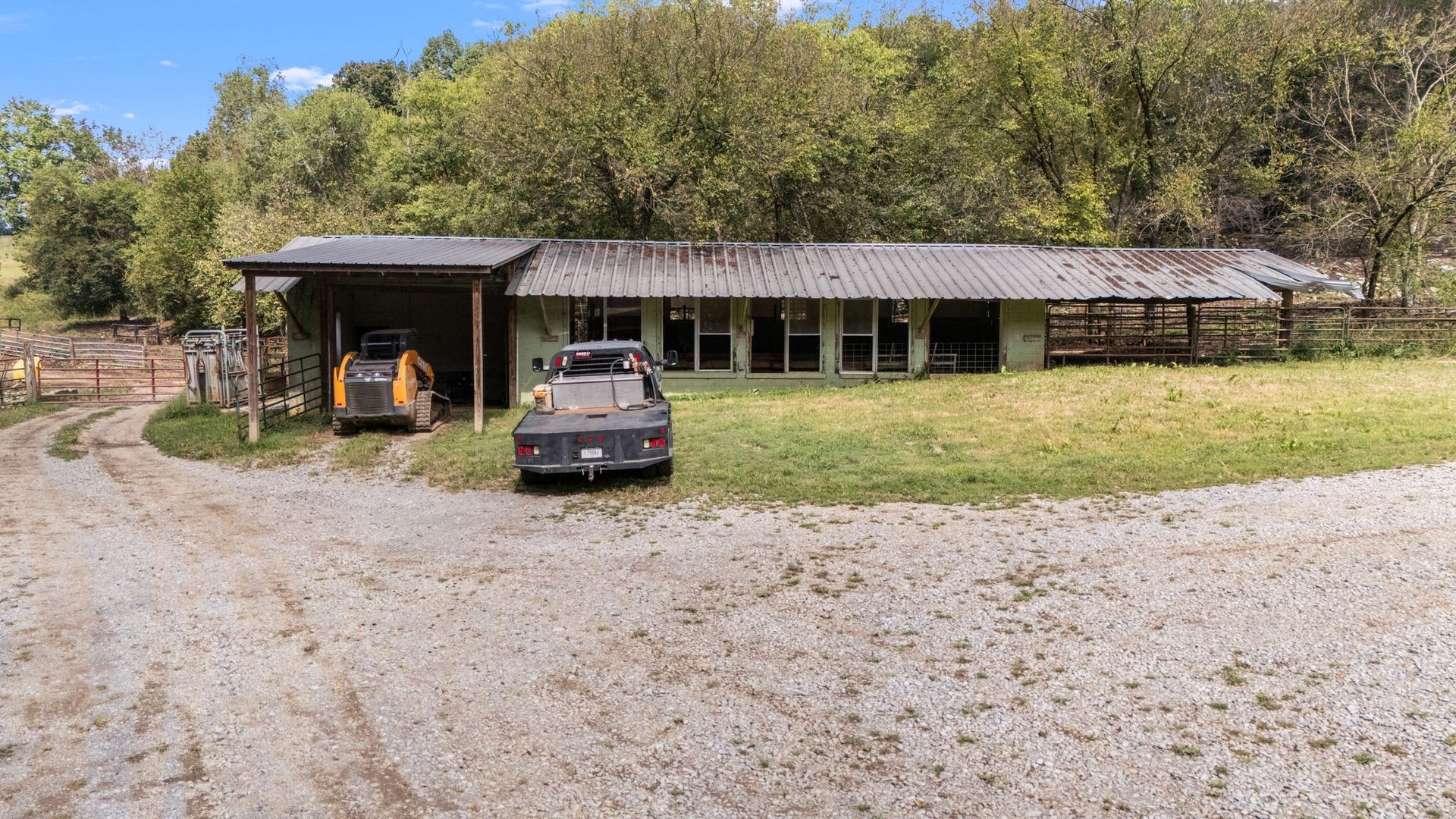 692 Anderson Rd, Shelbyville, TN 37160 692 Anderson Rd, Shelbyville, TN 37160