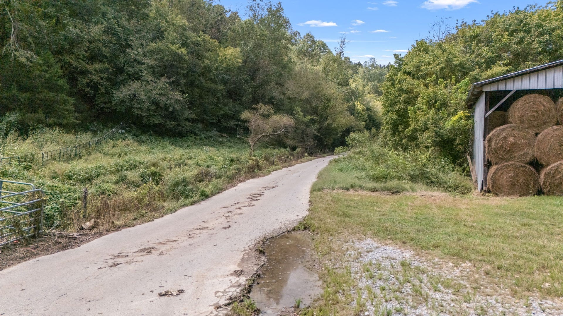 692 Anderson Rd, Shelbyville, TN 37160 692 Anderson Rd, Shelbyville, TN 37160