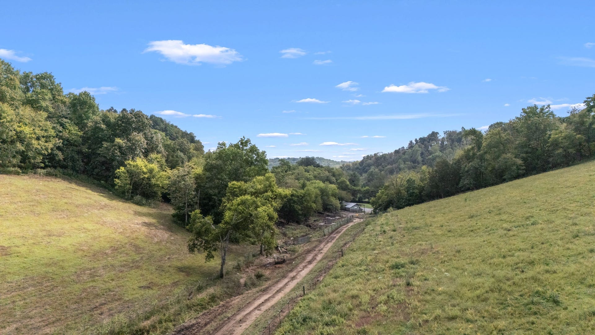 692 Anderson Rd, Shelbyville, TN 37160 692 Anderson Rd, Shelbyville, TN 37160