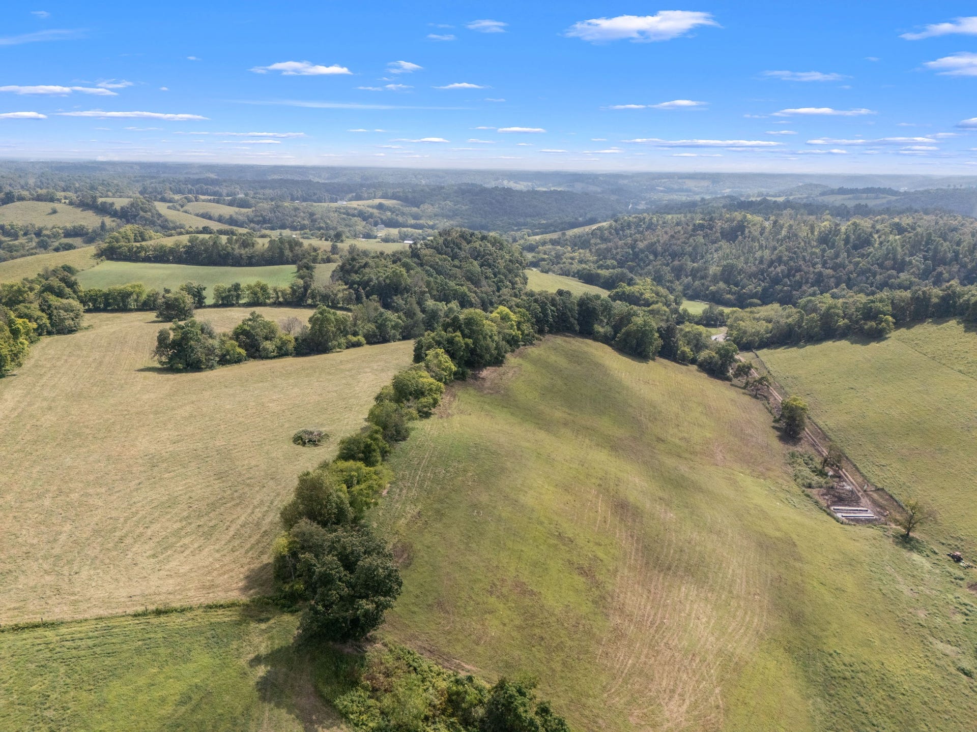 692 Anderson Rd, Shelbyville, TN 37160 692 Anderson Rd, Shelbyville, TN 37160