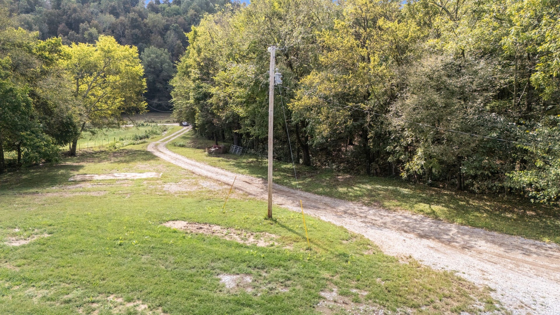 692 Anderson Rd, Shelbyville, TN 37160 692 Anderson Rd, Shelbyville, TN 37160