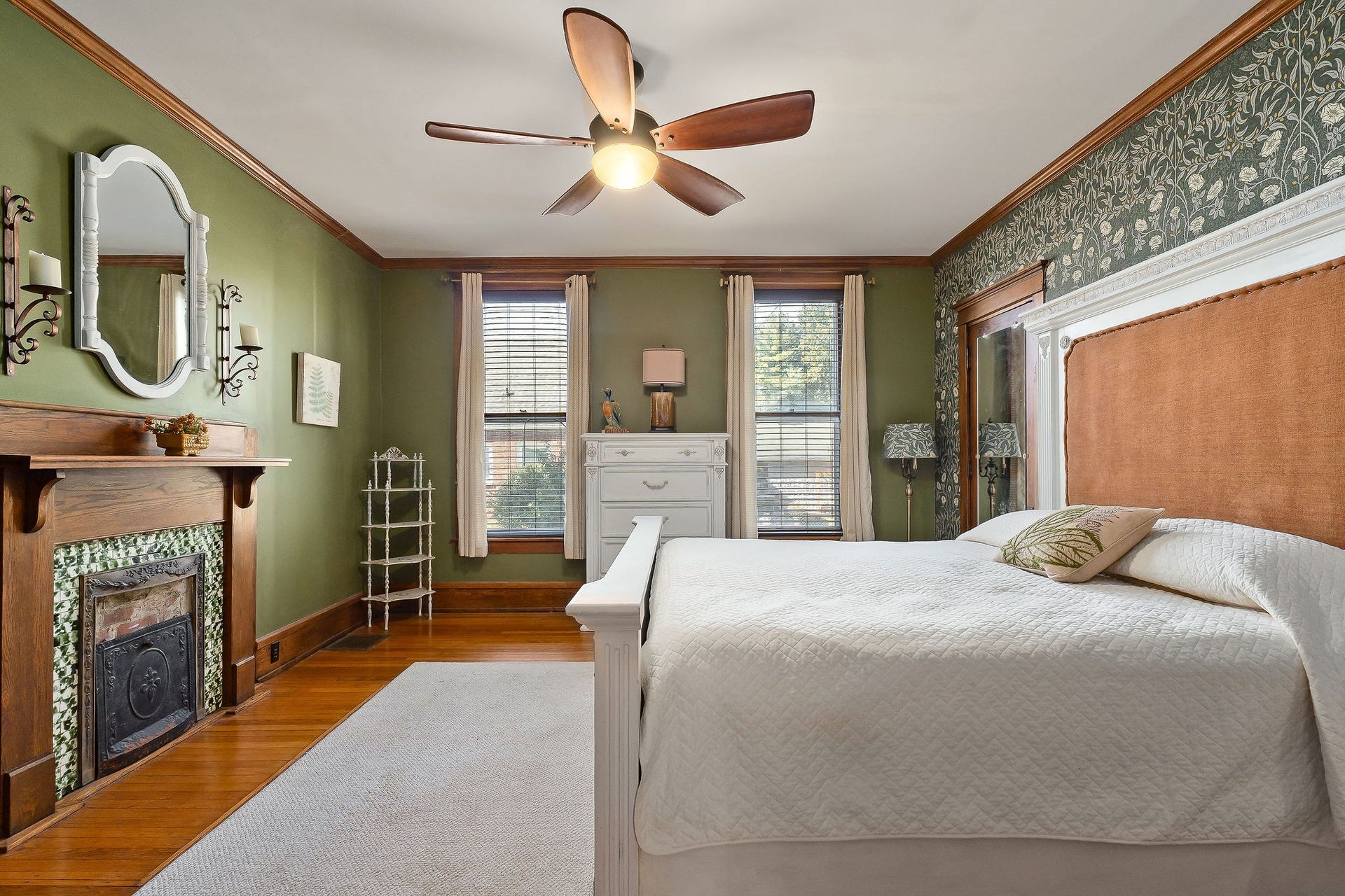 215 W Sparta St, McMinnville, TN 37110 215 W Sparta St, McMinnville, TN 37110