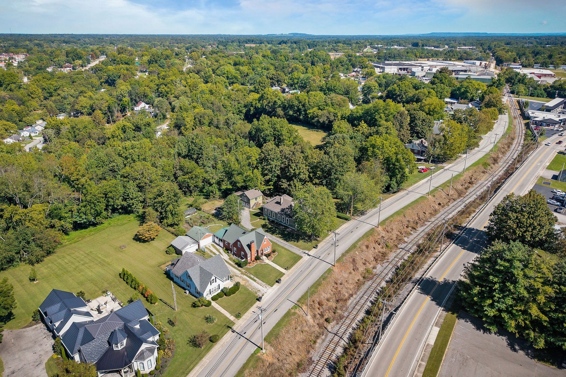 215 W Sparta St, McMinnville, TN 37110 215 W Sparta St, McMinnville, TN 37110
