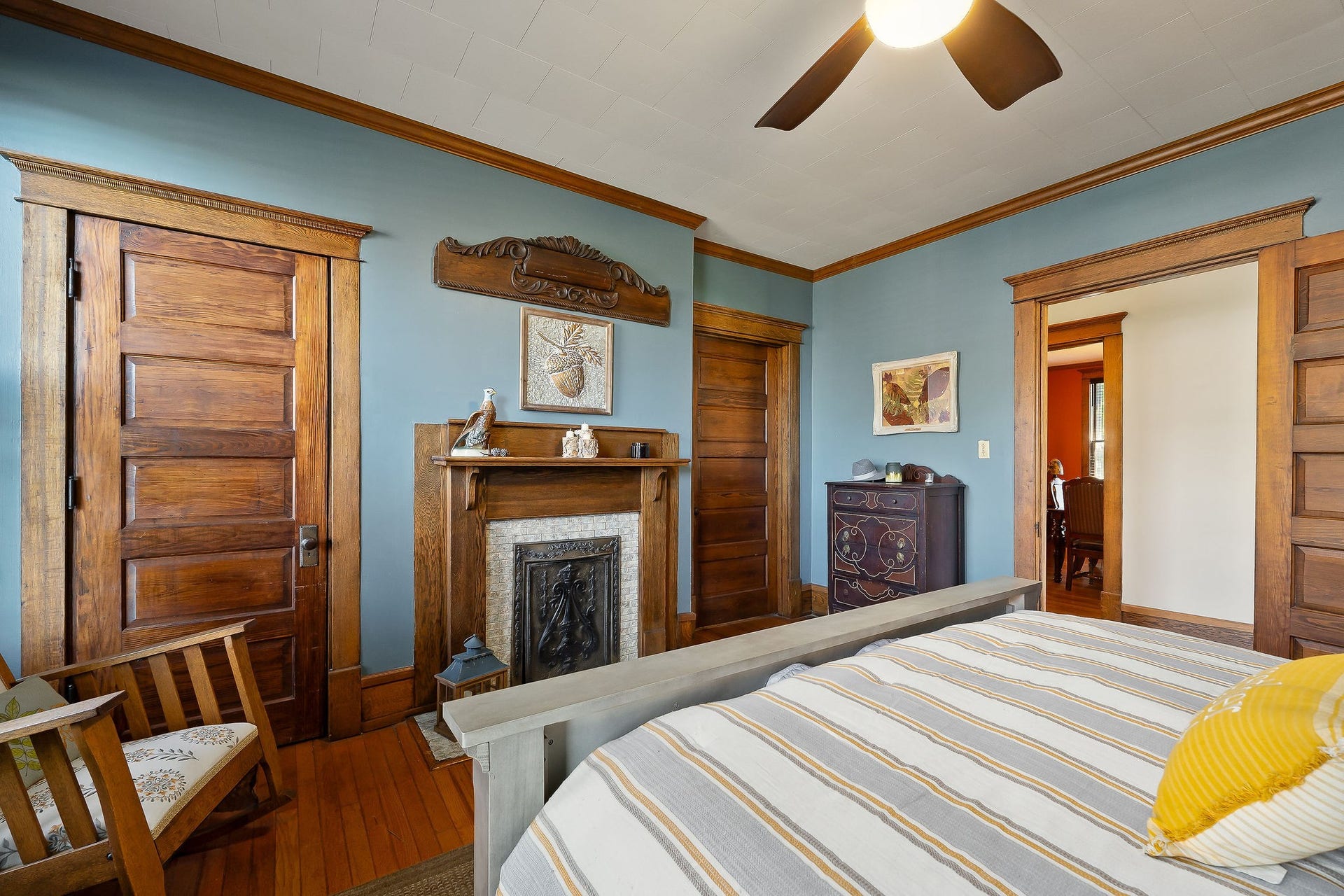 215 W Sparta St, McMinnville, TN 37110 215 W Sparta St, McMinnville, TN 37110
