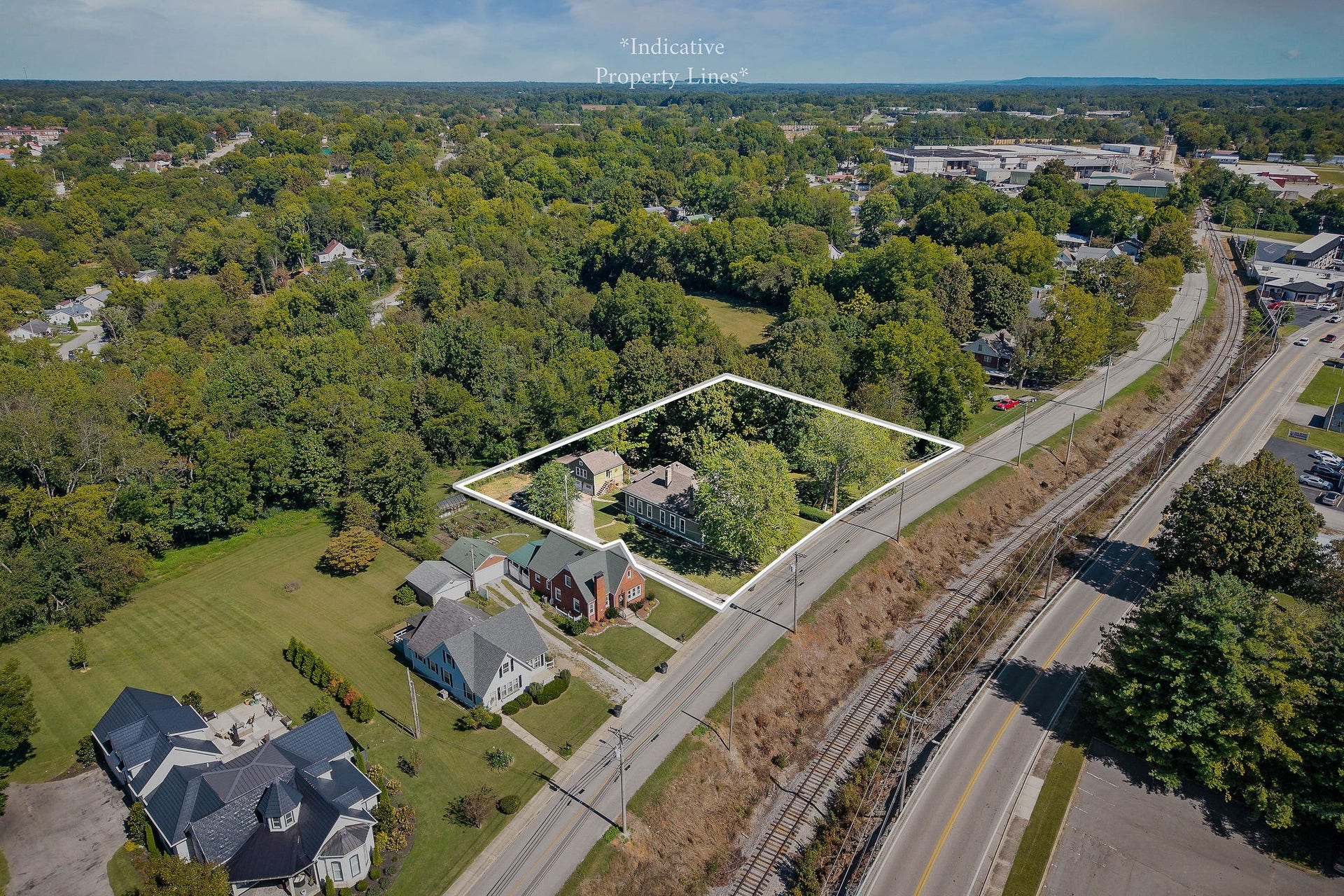 215 W Sparta St, McMinnville, TN 37110 215 W Sparta St, McMinnville, TN 37110