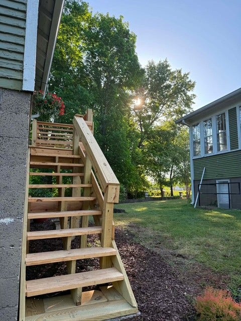 215 W Sparta St, McMinnville, TN 37110 215 W Sparta St, McMinnville, TN 37110