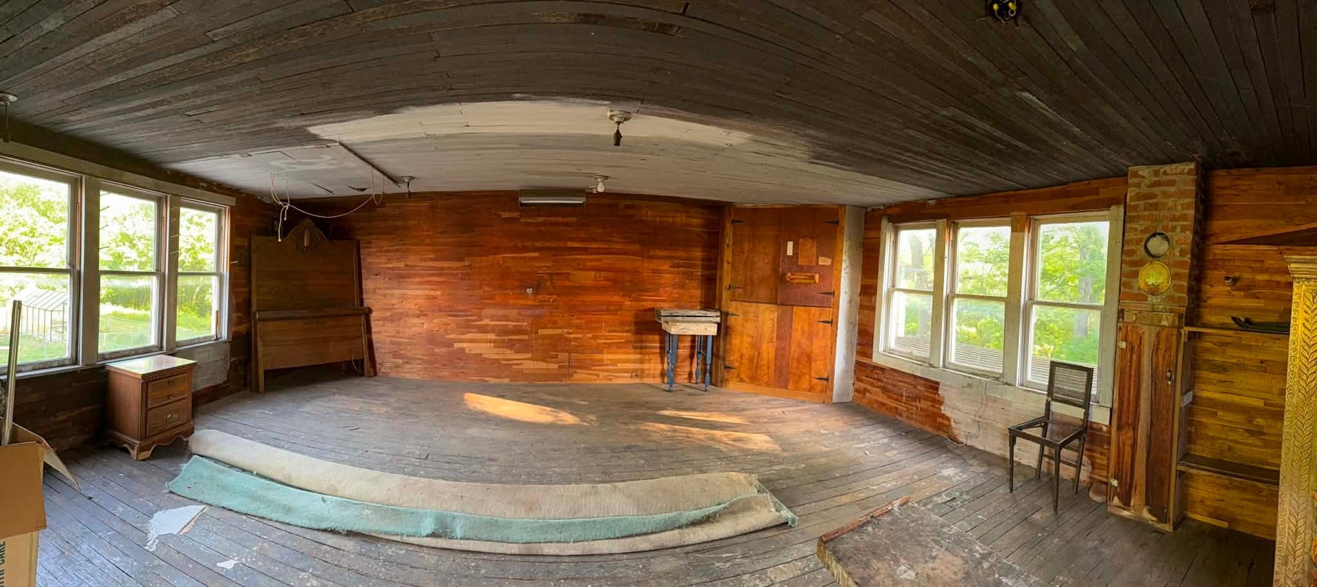 215 W Sparta St, McMinnville, TN 37110 215 W Sparta St, McMinnville, TN 37110