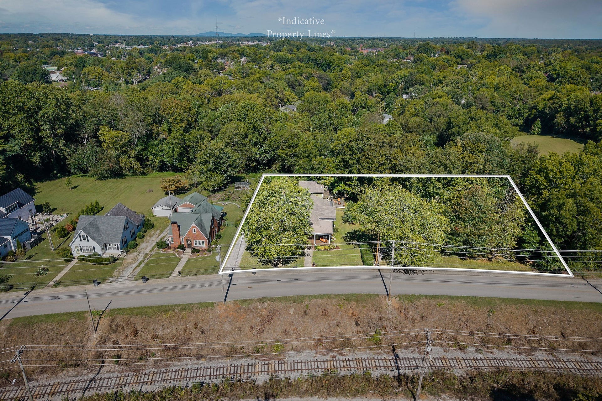 215 W Sparta St, McMinnville, TN 37110 215 W Sparta St, McMinnville, TN 37110