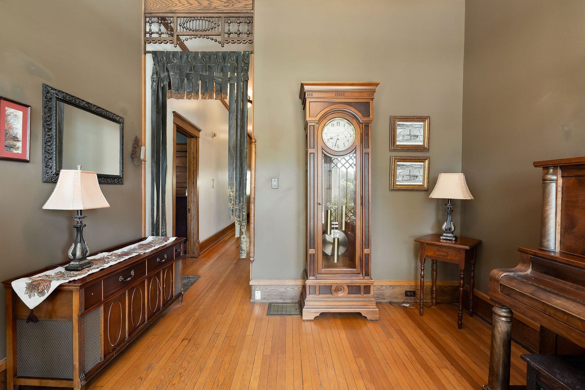 215 W Sparta St, McMinnville, TN 37110 215 W Sparta St, McMinnville, TN 37110