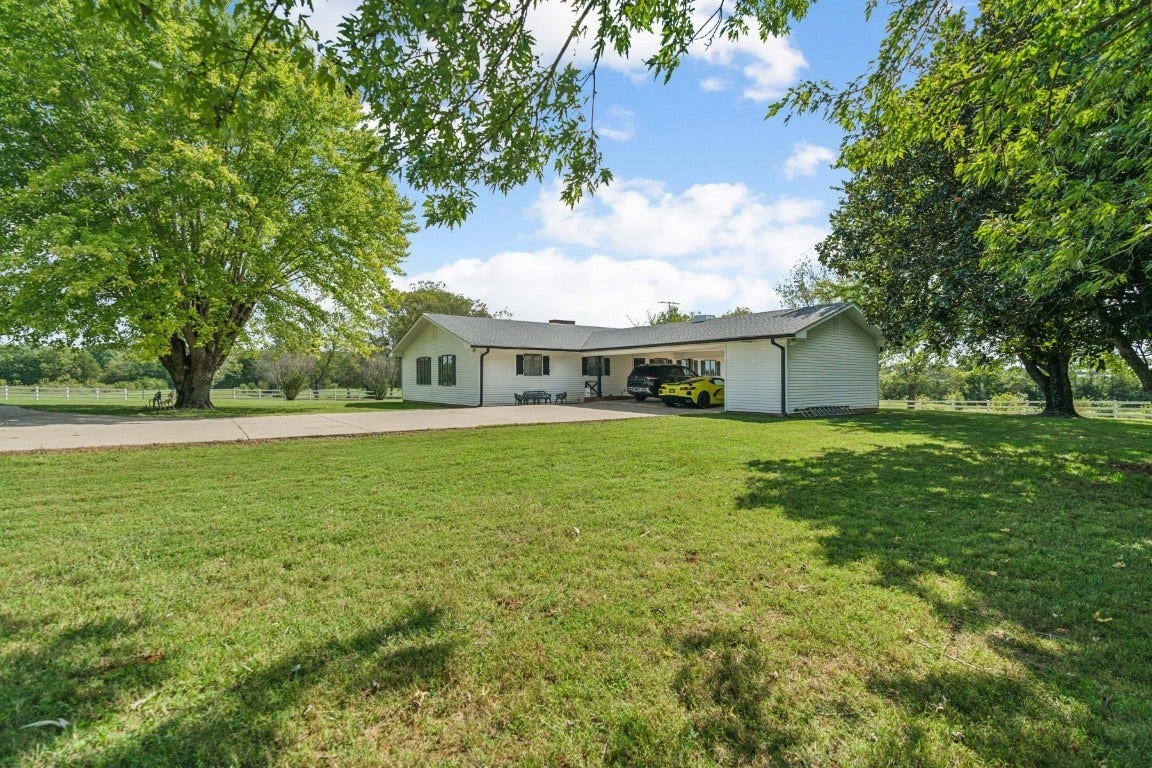 3124 Highway 231 North N, Shelbyville, TN 37160 Main Home 2 Car Carport and Storage Room