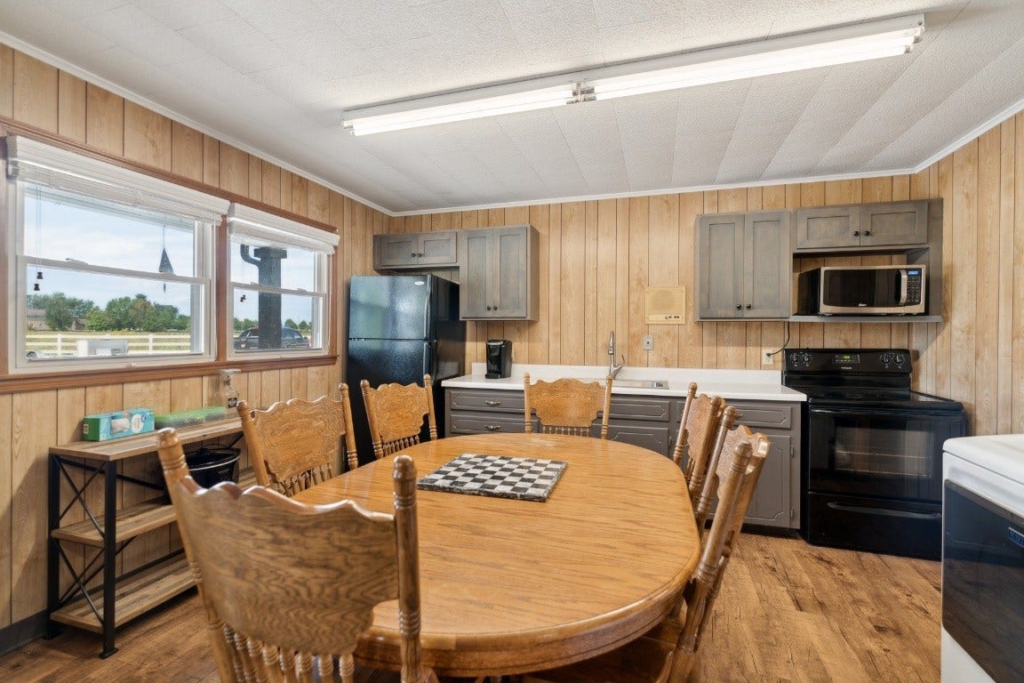 3124 Highway 231 North N, Shelbyville, TN 37160 Guest House Eat-in Kitchen