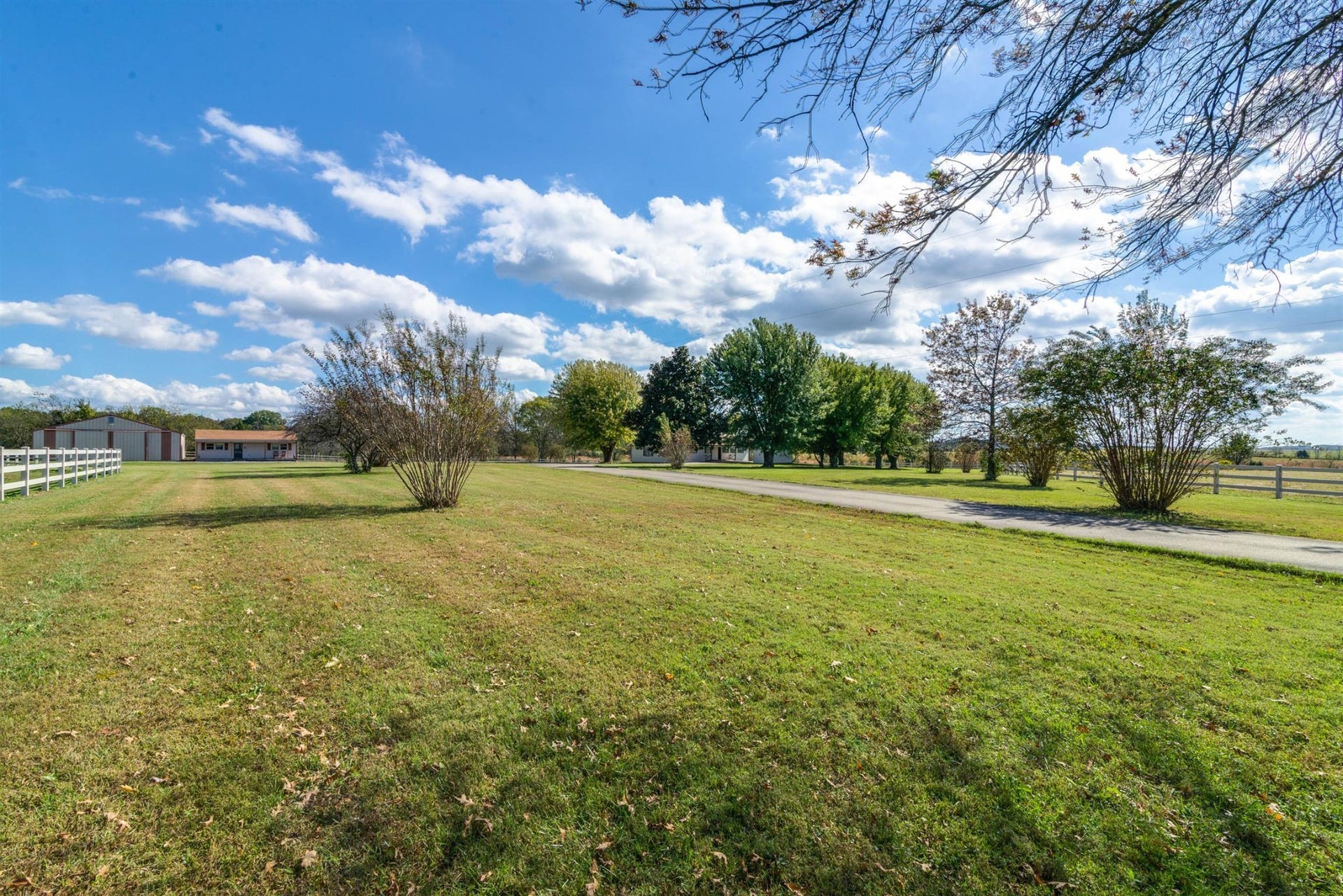 3124 Highway 231 North N, Shelbyville, TN 37160 Front Yard