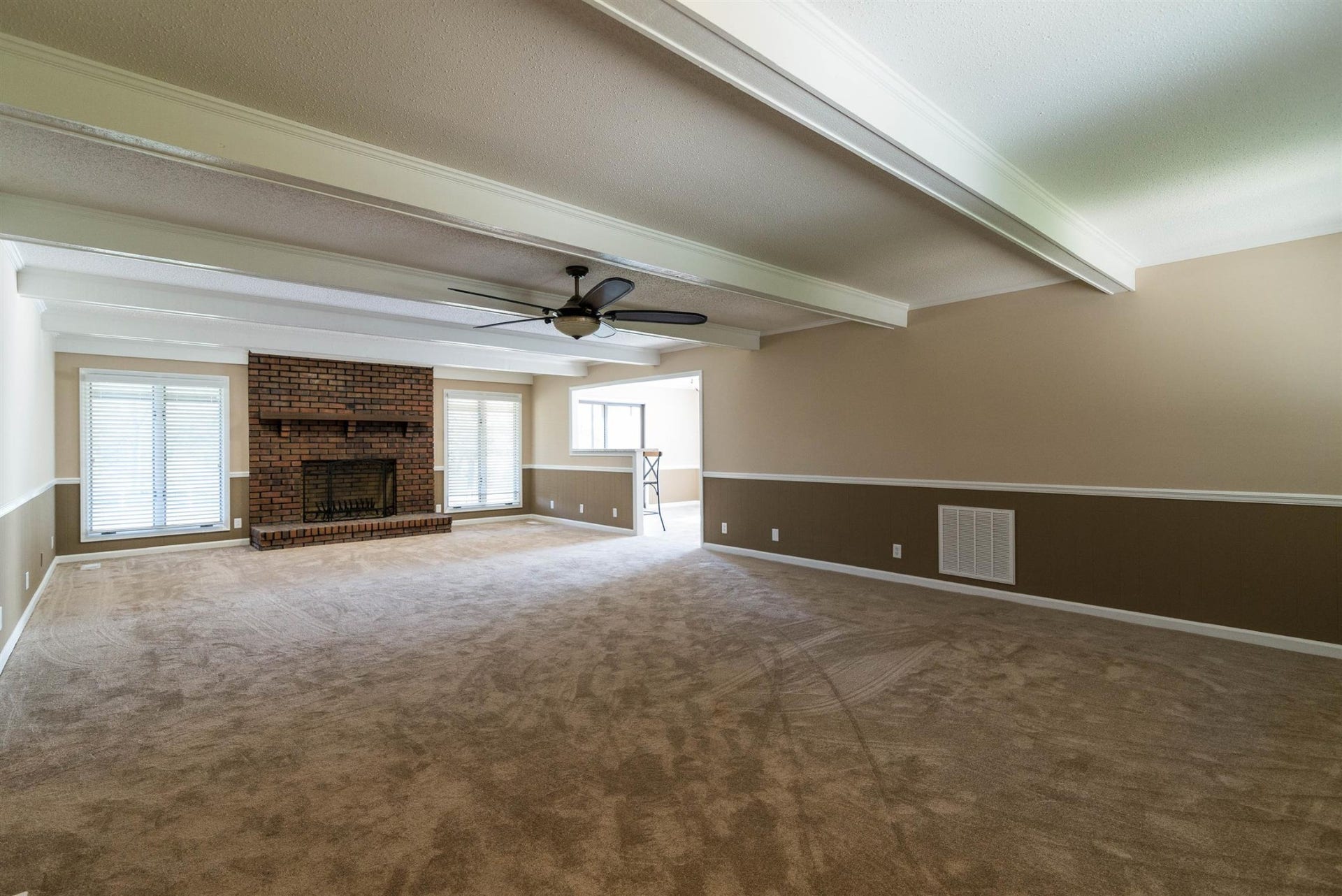 3124 Highway 231 North N, Shelbyville, TN 37160 Main Home Living Room With Fireplace