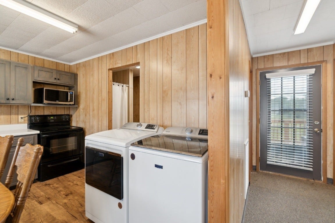 3124 Highway 231 North N, Shelbyville, TN 37160 Guest House Back Door through to the Back Deck