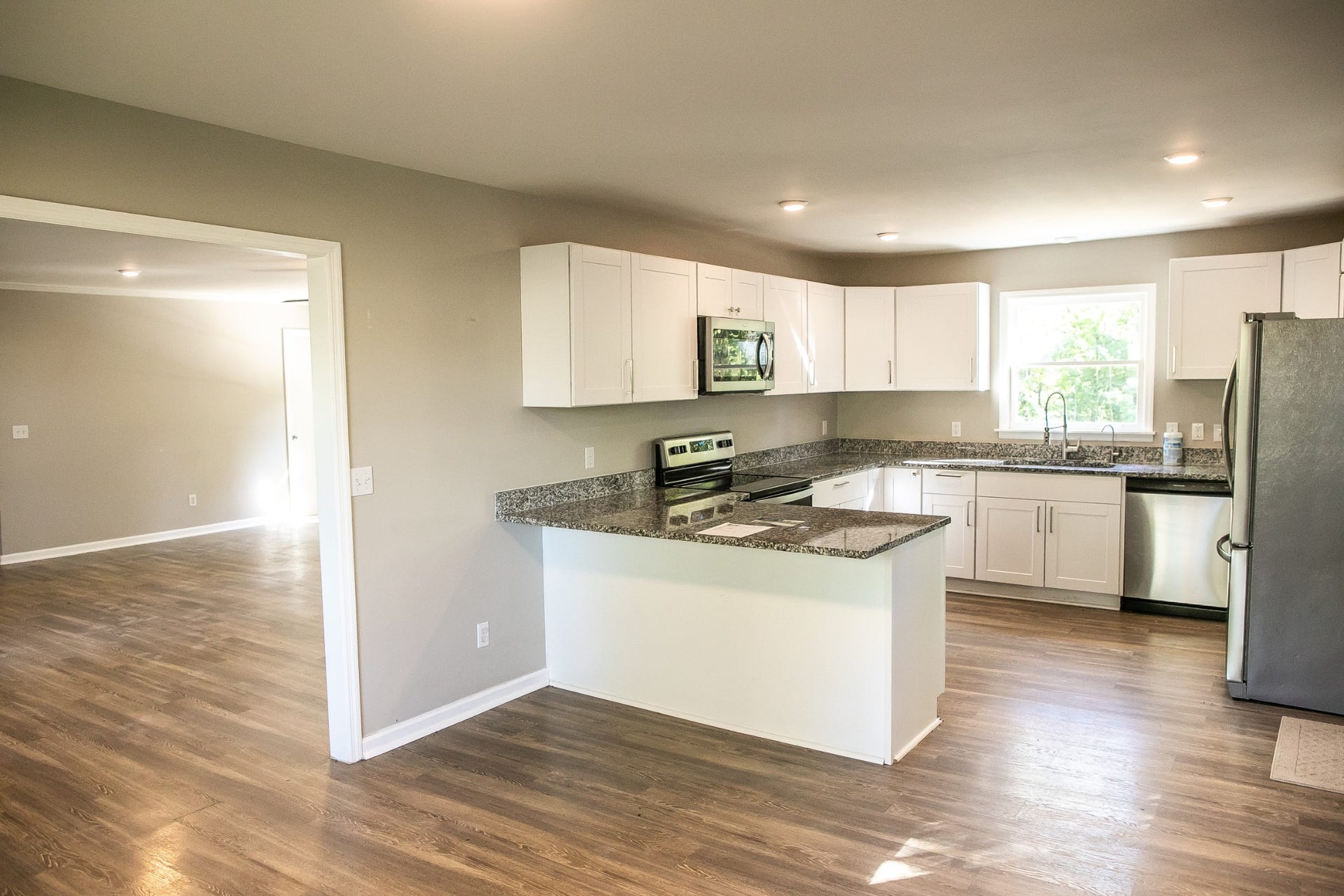 210 Elliott Ct, Columbia, TN 38401