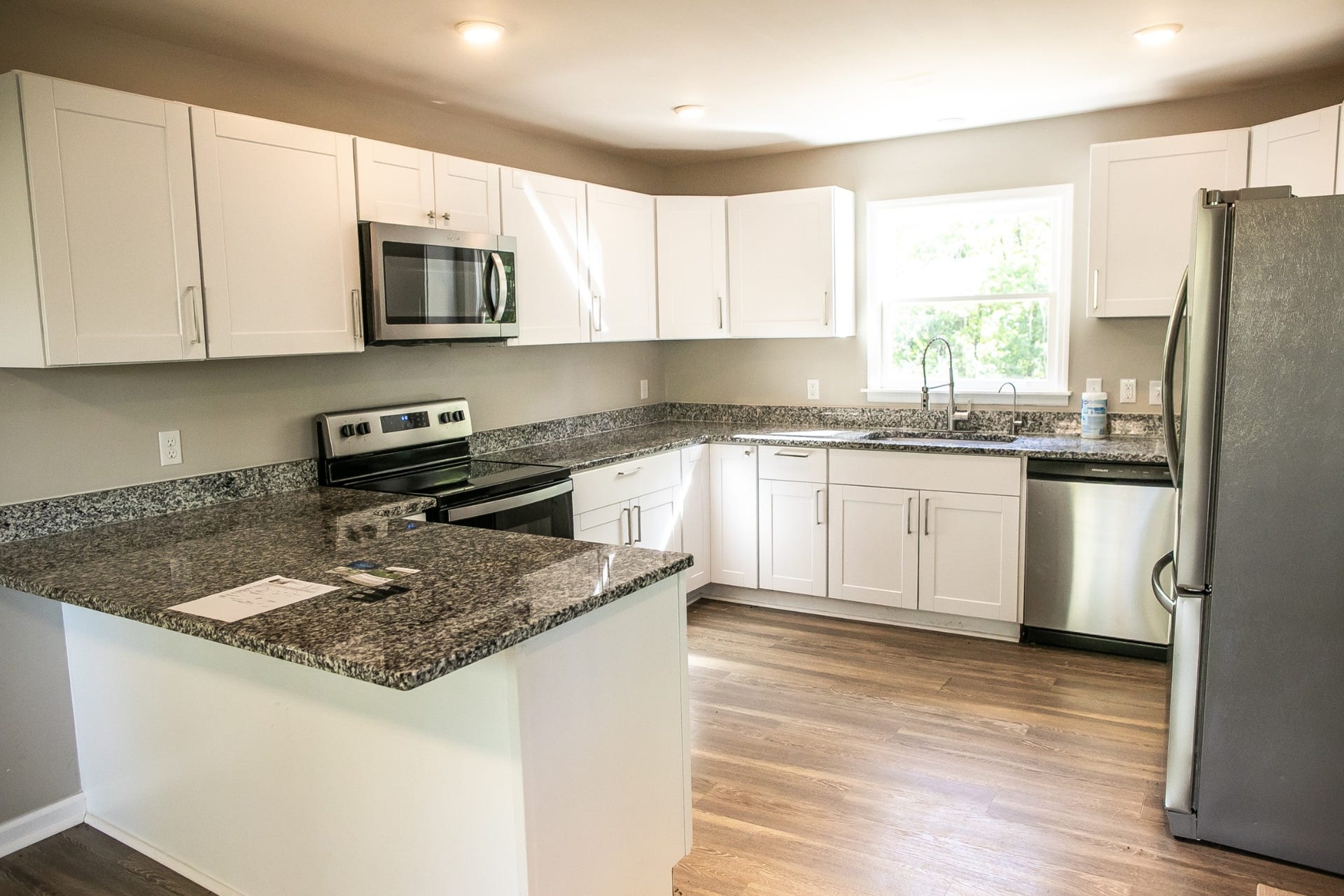 210 Elliott Ct, Columbia, TN 38401
