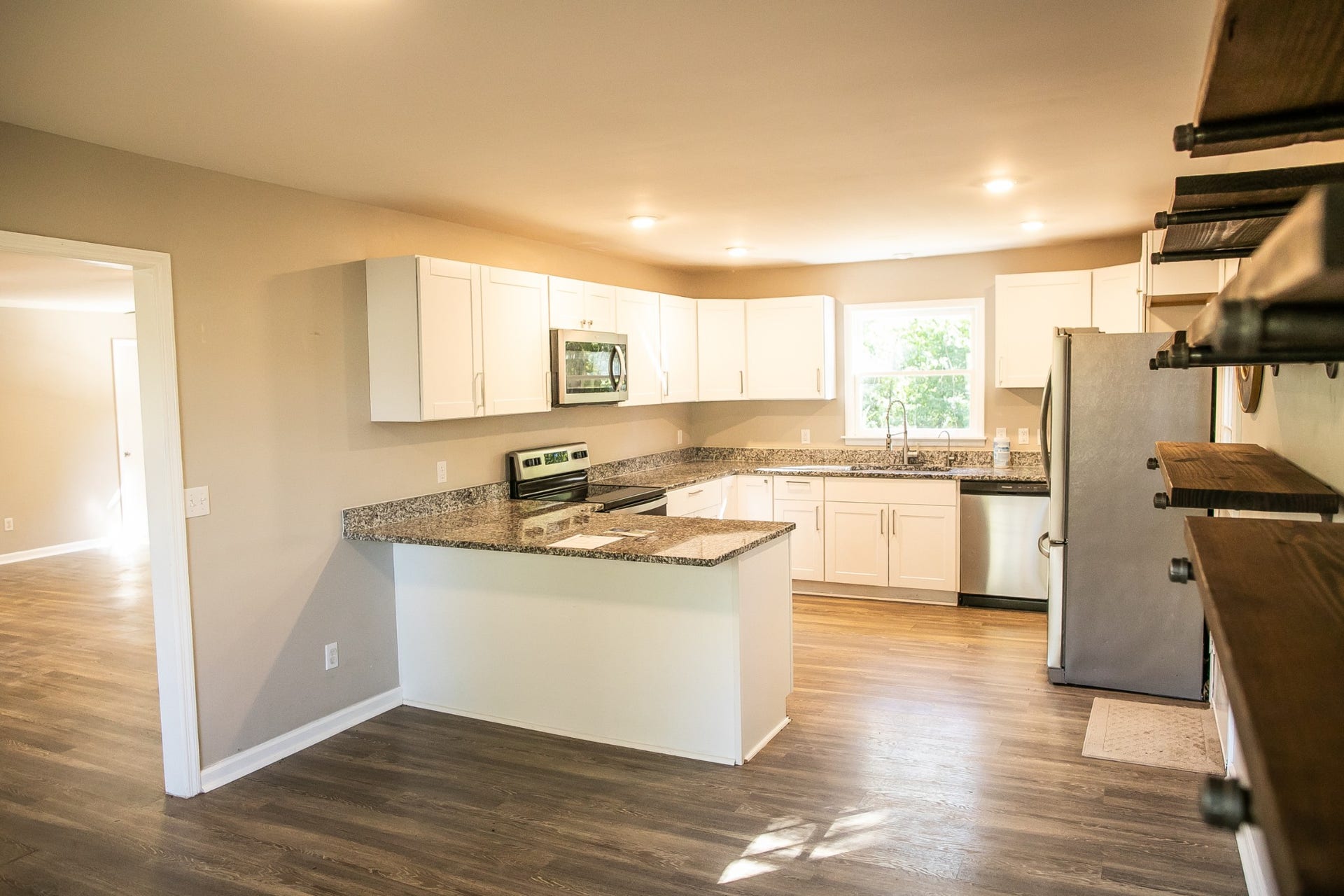 210 Elliott Ct, Columbia, TN 38401
