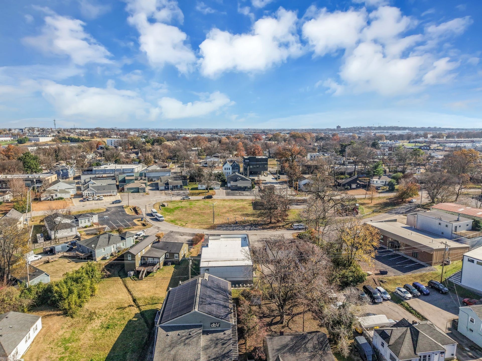 633 W Iris Dr, Nashville, TN 37204 633 W Iris Dr, Nashville, TN 37204
