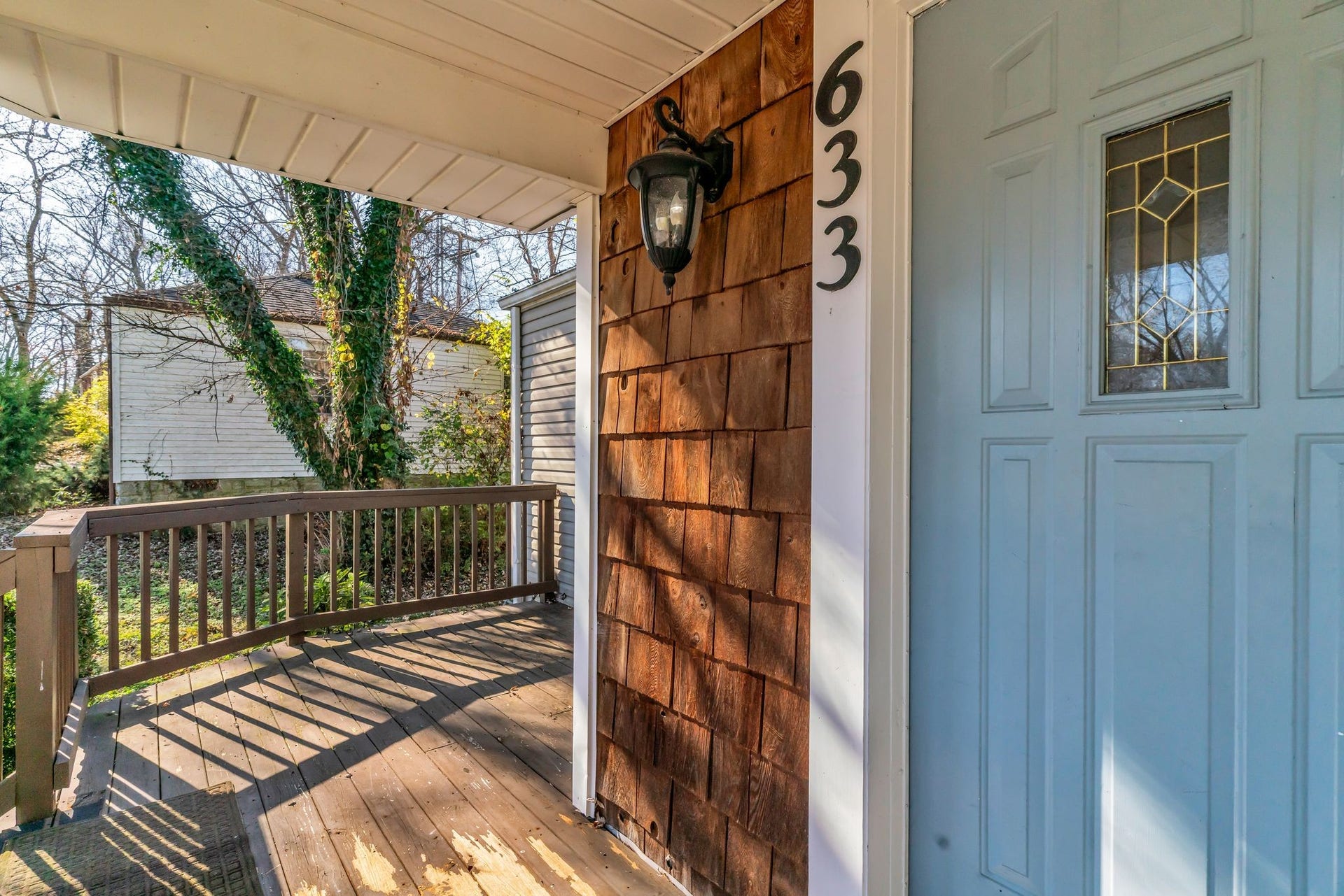 633 W Iris Dr, Nashville, TN 37204 633 W Iris Dr, Nashville, TN 37204