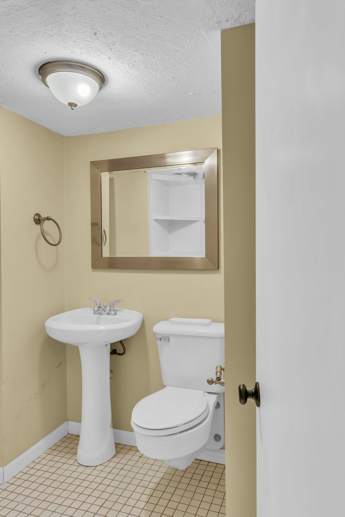 633 W Iris Dr, Nashville, TN 37204 633 W Iris Dr, Nashville, TN 37204
