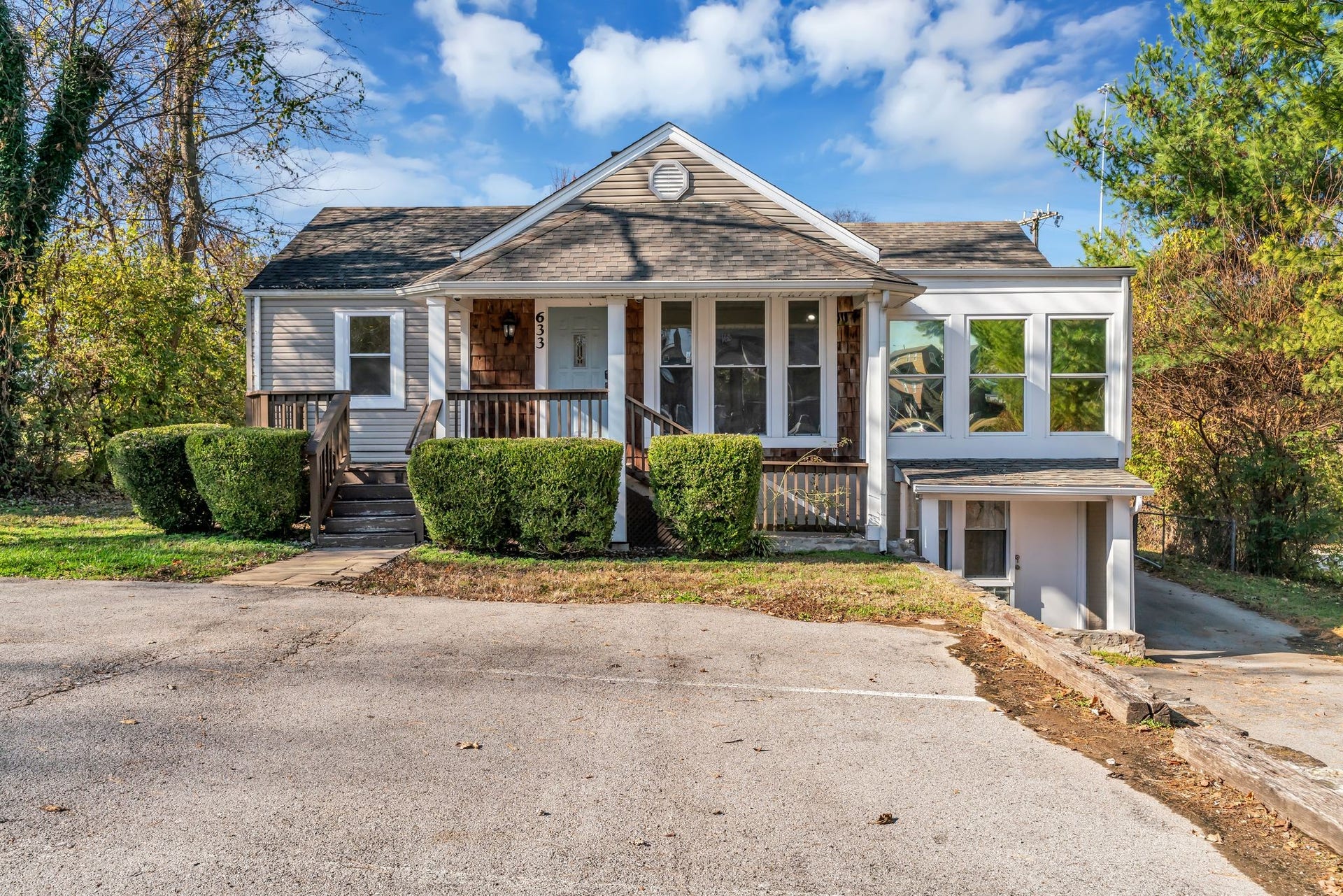 633 W Iris Dr, Nashville, TN 37204 633 W Iris Dr, Nashville, TN 37204