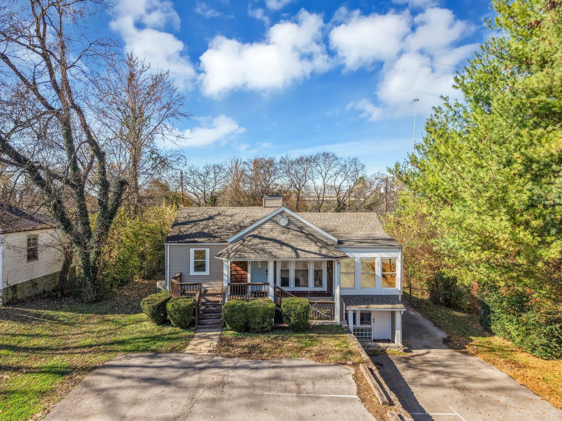 633 W Iris Dr, Nashville, TN 37204 633 W Iris Dr, Nashville, TN 37204
