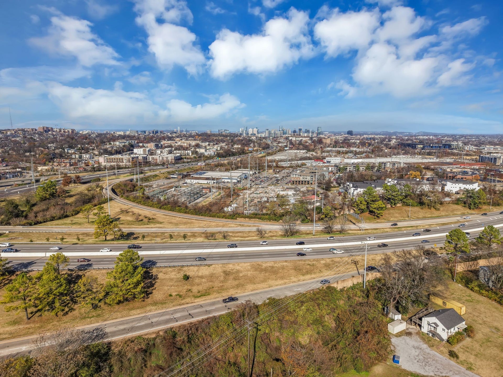 633 W Iris Dr, Nashville, TN 37204 633 W Iris Dr, Nashville, TN 37204