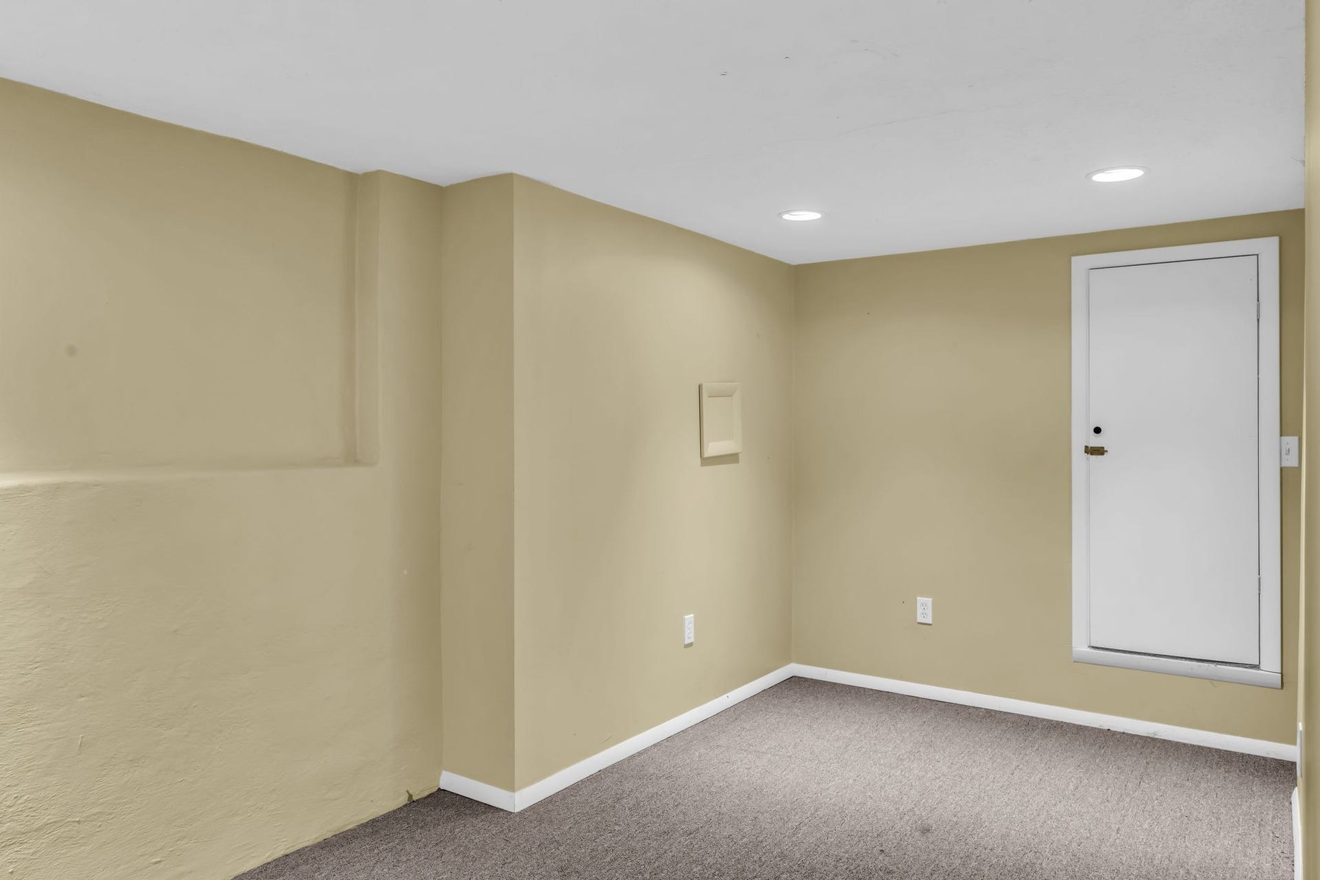 633 W Iris Dr, Nashville, TN 37204 633 W Iris Dr, Nashville, TN 37204