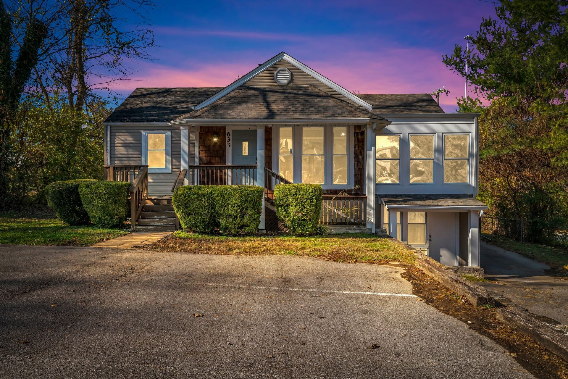 633 W Iris Dr, Nashville, TN 37204 633 W Iris Dr, Nashville, TN 37204
