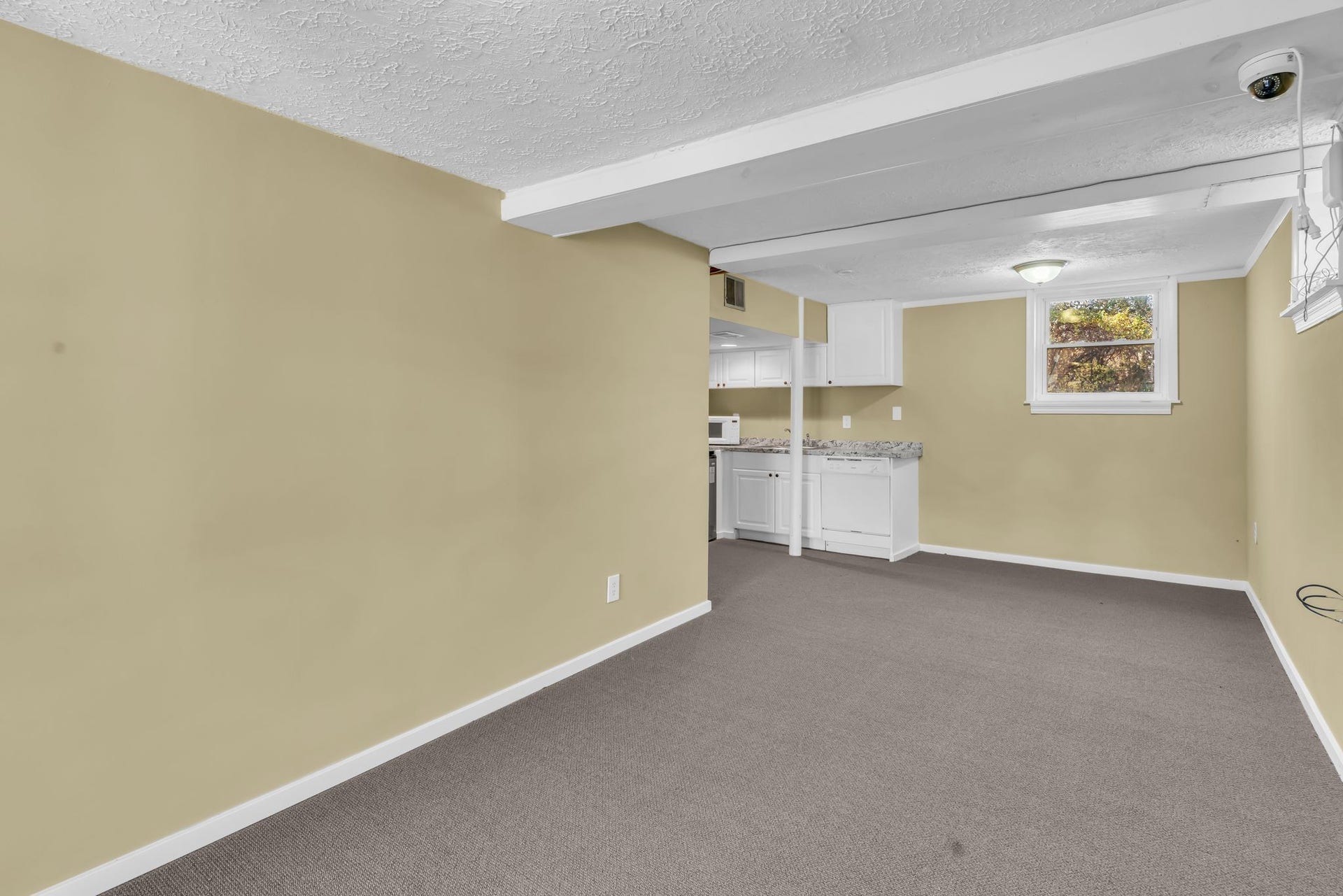 633 W Iris Dr, Nashville, TN 37204 633 W Iris Dr, Nashville, TN 37204