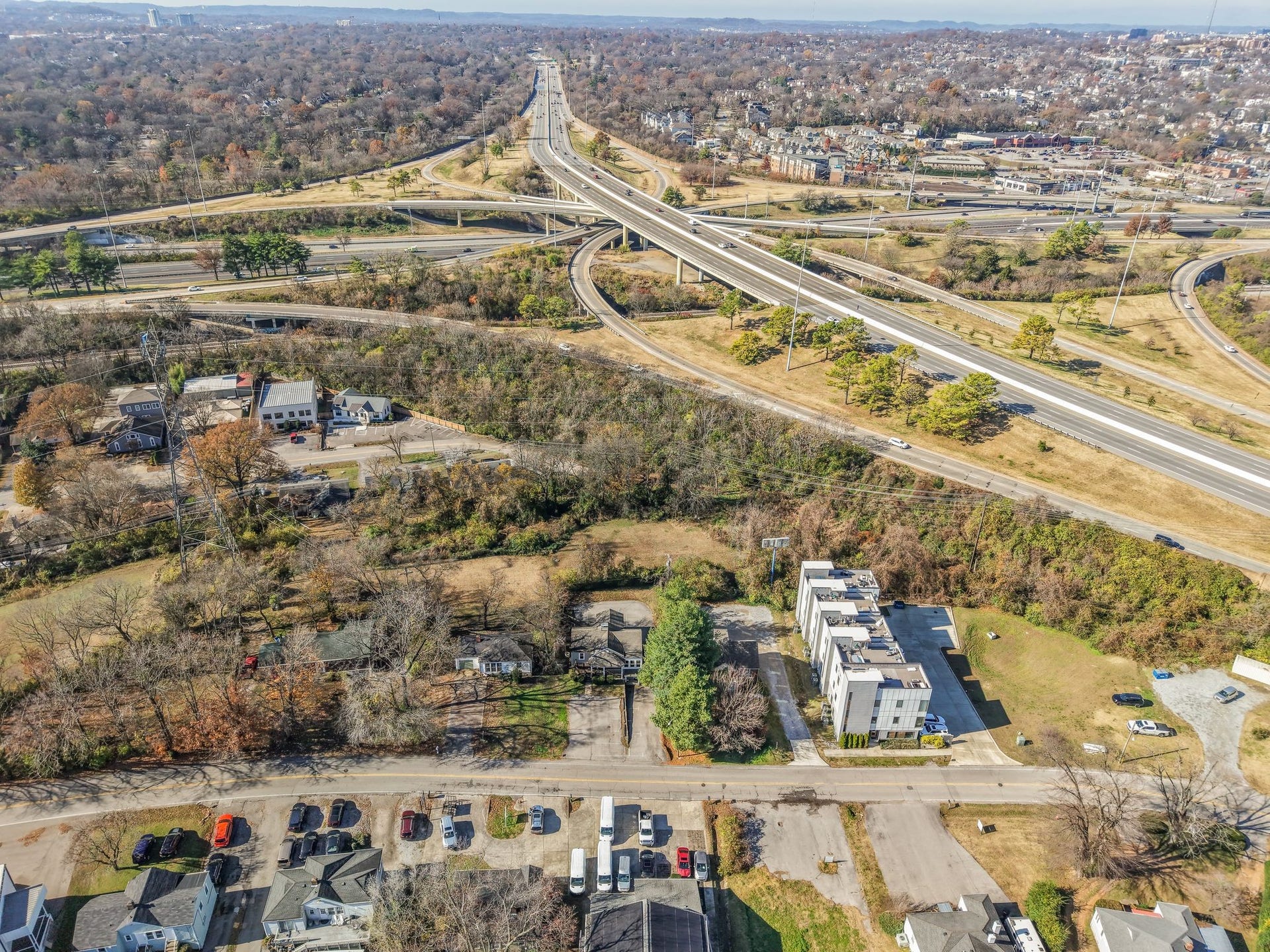 633 W Iris Dr, Nashville, TN 37204 633 W Iris Dr, Nashville, TN 37204