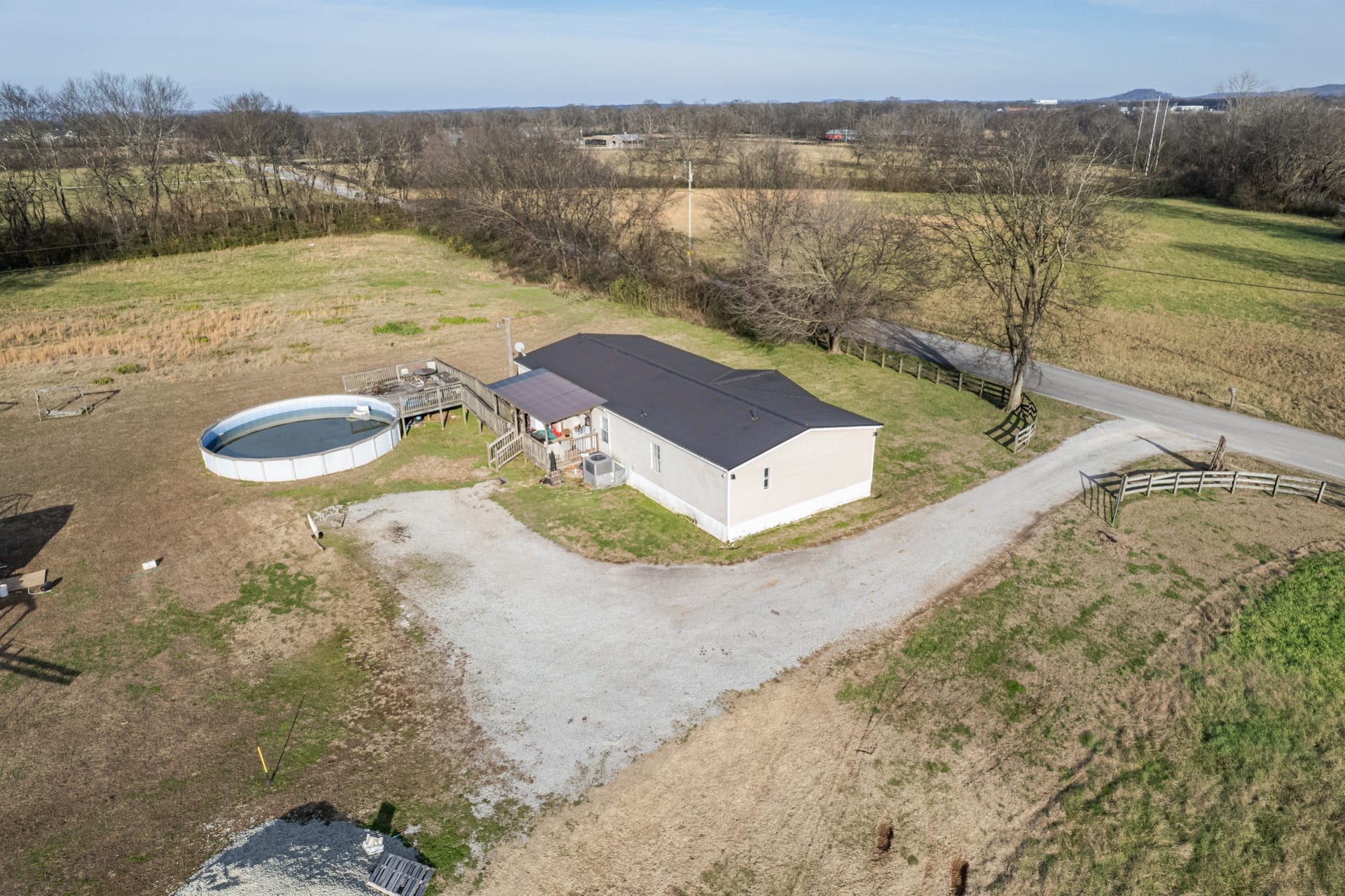 815 S Cross Bridges Rd, Mount Pleasant, TN 38474 815 S Cross Bridges Rd, Mount Pleasant, TN 38474