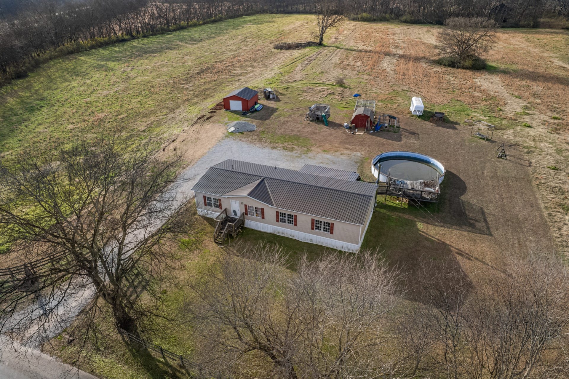 815 S Cross Bridges Rd, Mount Pleasant, TN 38474 815 S Cross Bridges Rd, Mount Pleasant, TN 38474