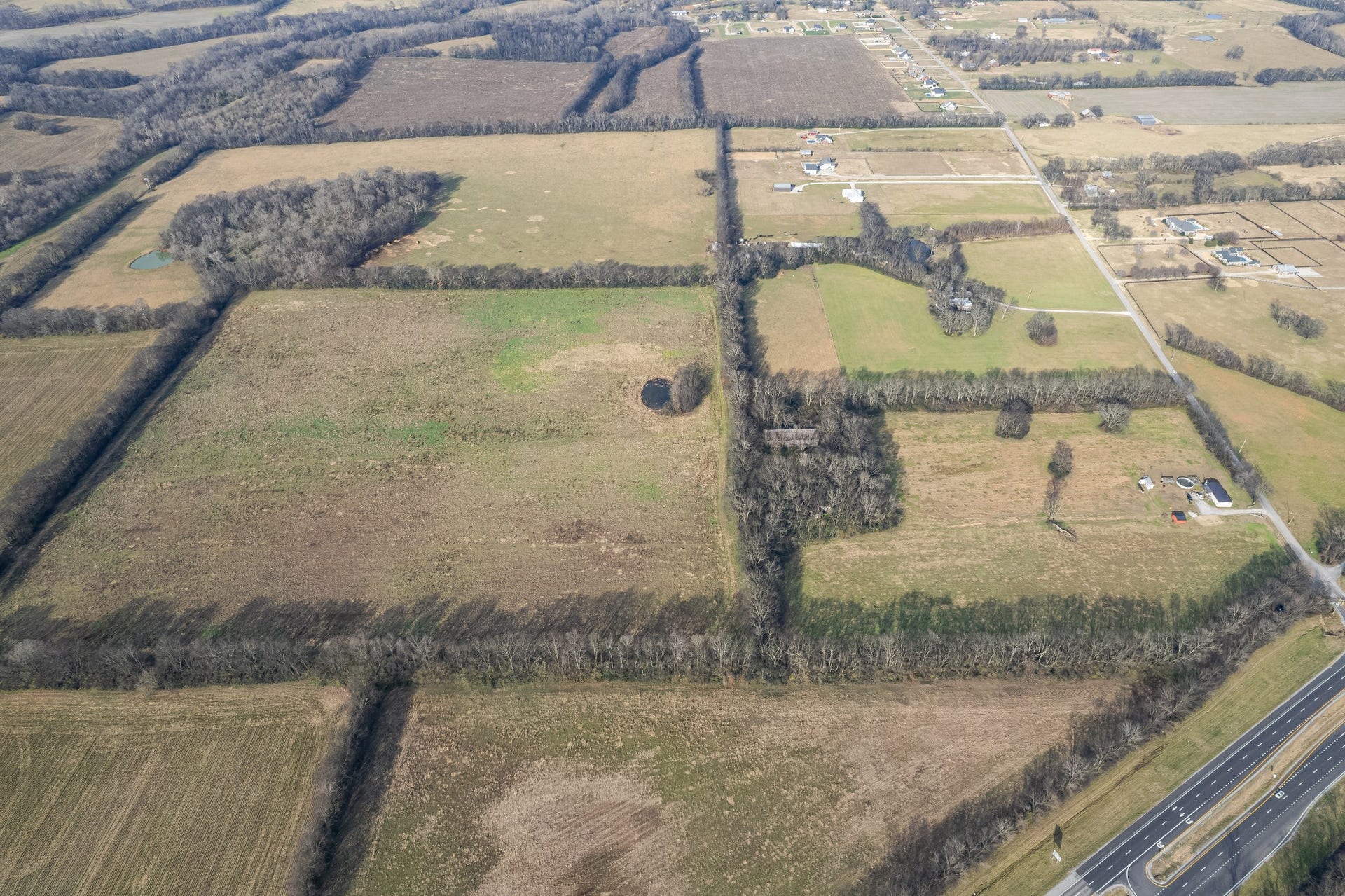 815 S Cross Bridges Rd, Mount Pleasant, TN 38474 815 S Cross Bridges Rd, Mount Pleasant, TN 38474