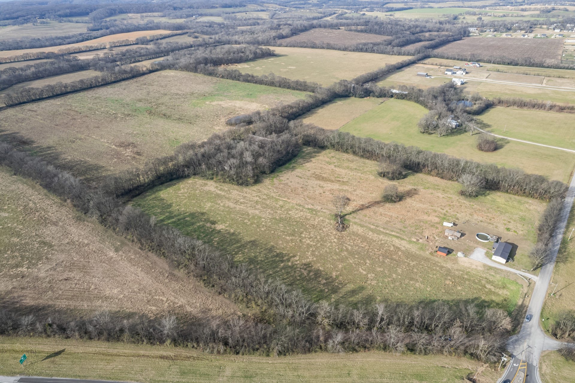 815 S Cross Bridges Rd, Mount Pleasant, TN 38474 815 S Cross Bridges Rd, Mount Pleasant, TN 38474