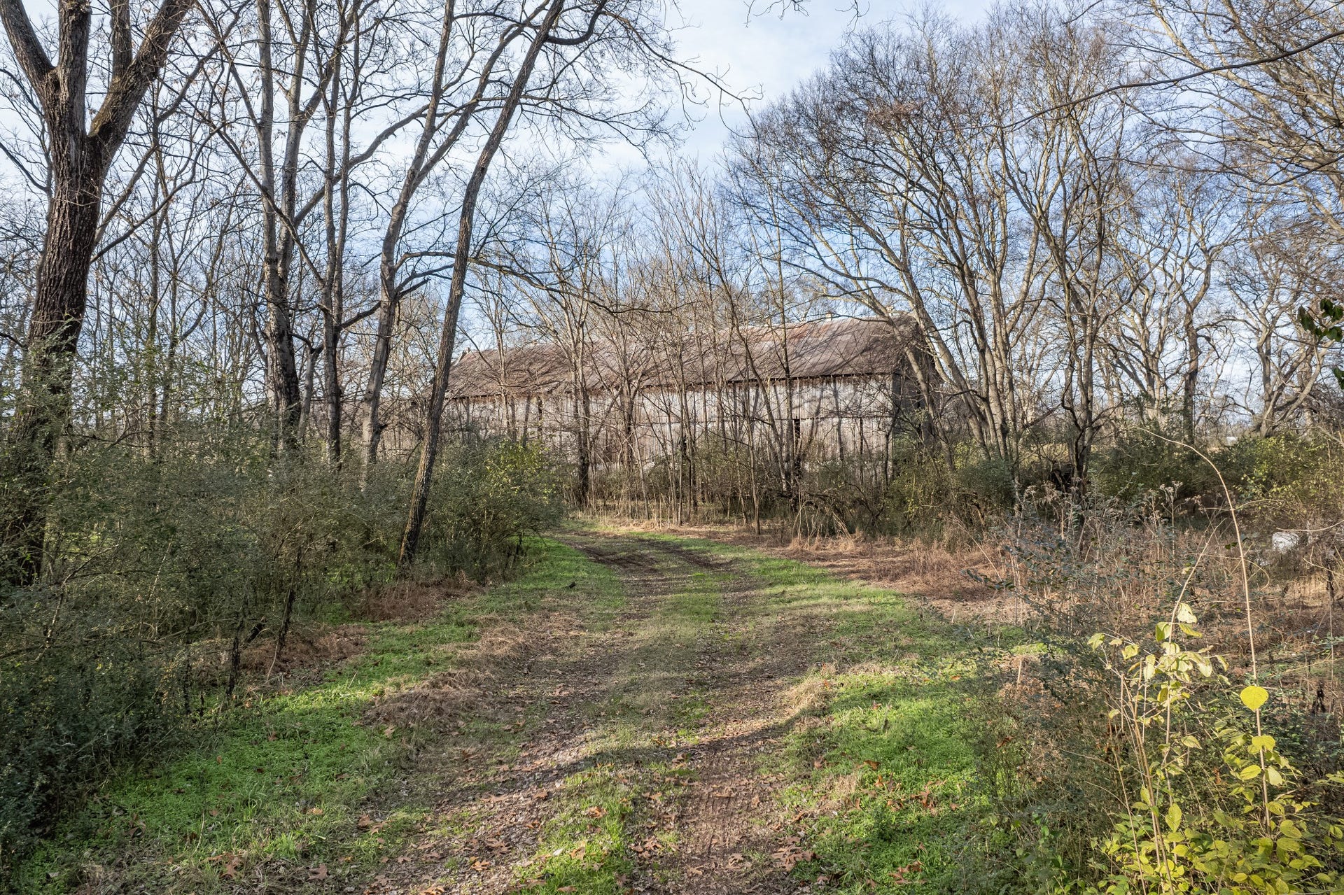 815 S Cross Bridges Rd, Mount Pleasant, TN 38474 815 S Cross Bridges Rd, Mount Pleasant, TN 38474