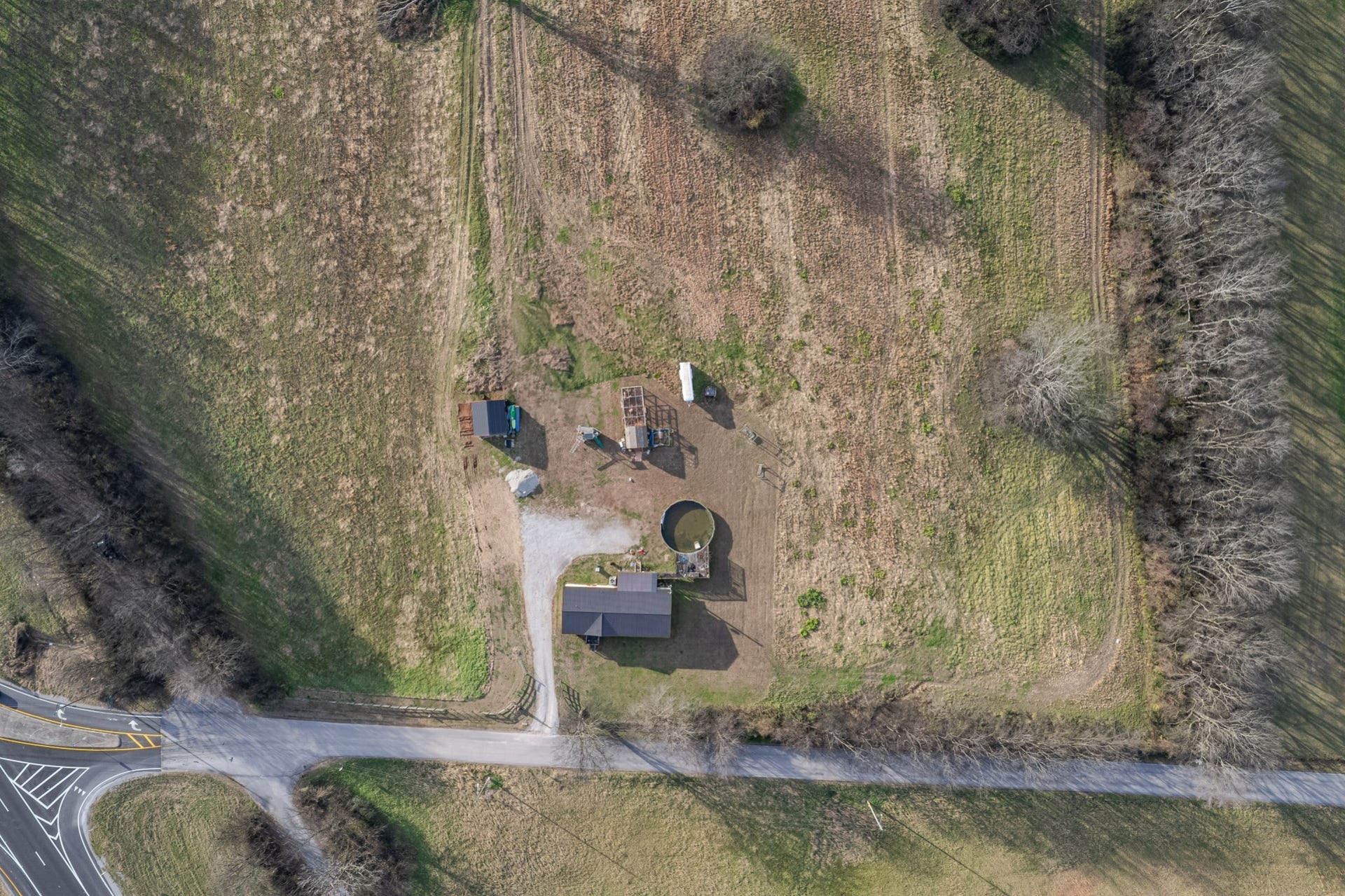 815 S Cross Bridges Rd, Mount Pleasant, TN 38474 815 S Cross Bridges Rd, Mount Pleasant, TN 38474
