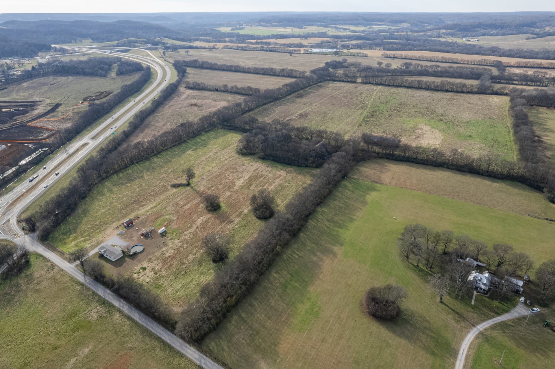 815 S Cross Bridges Rd, Mount Pleasant, TN 38474 815 S Cross Bridges Rd, Mount Pleasant, TN 38474