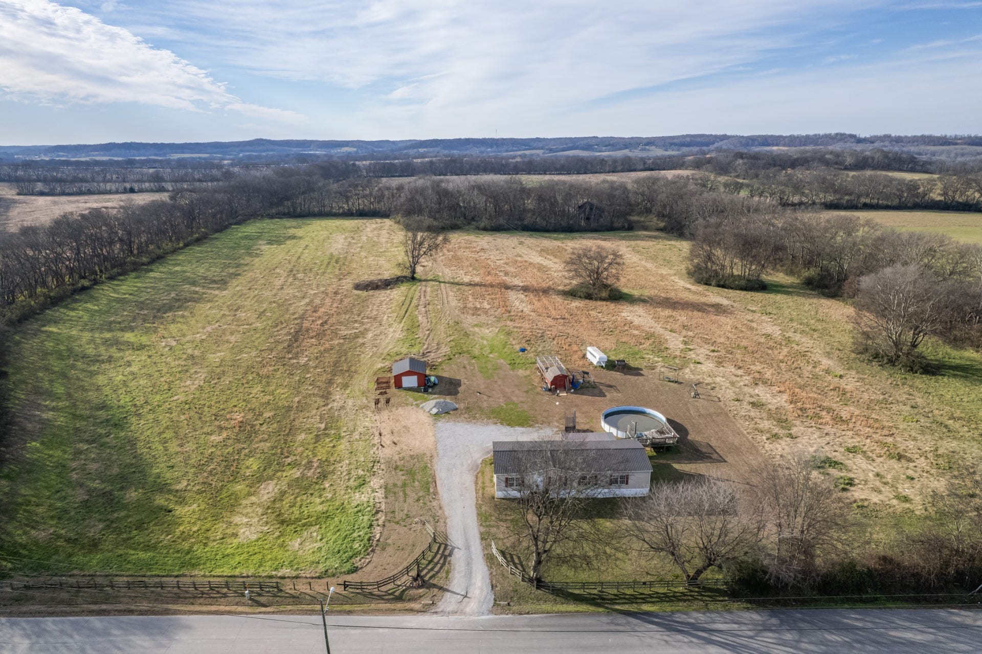 815 S Cross Bridges Rd, Mount Pleasant, TN 38474 815 S Cross Bridges Rd, Mount Pleasant, TN 38474