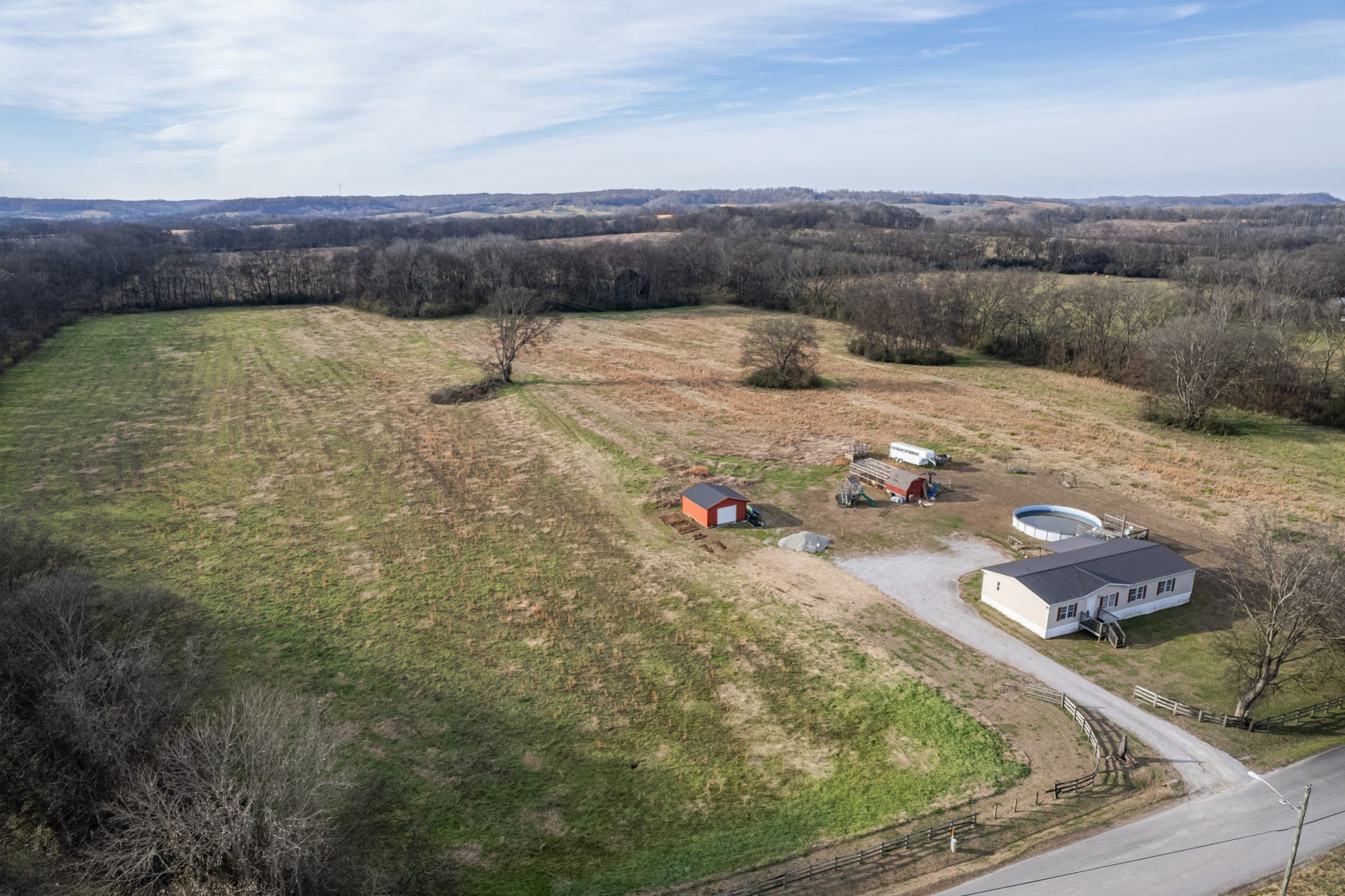 815 S Cross Bridges Rd, Mount Pleasant, TN 38474 815 S Cross Bridges Rd, Mount Pleasant, TN 38474