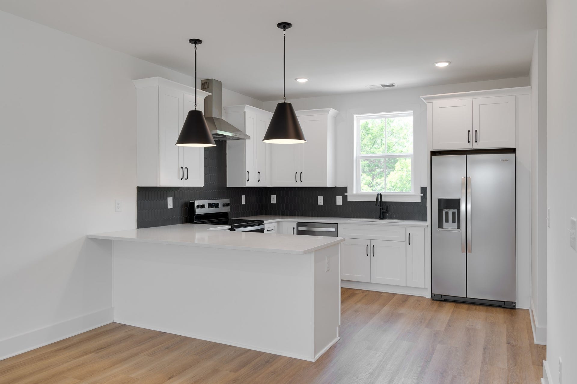 3310 Conviser Dr, Nashville, TN 37207 This stunning kitchen is the heart of the home, combining style and function with gorgeous finishes!