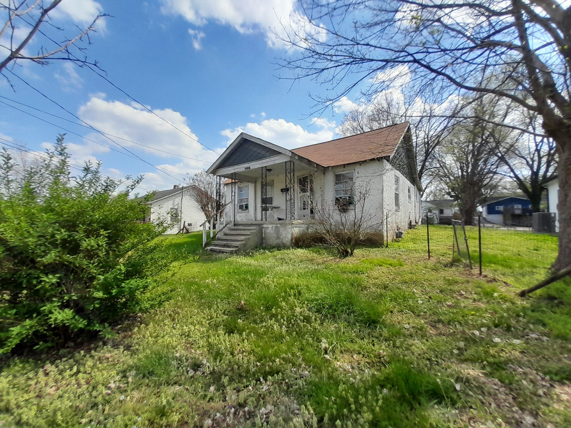 218 E 16th St, Columbia, TN 38401 218 E 16th St, Columbia, TN 38401